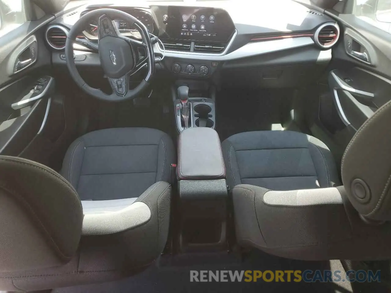 8 Photograph of a damaged car KL77LGEP9SC107552 CHEVROLET TRAX 1RS 2025