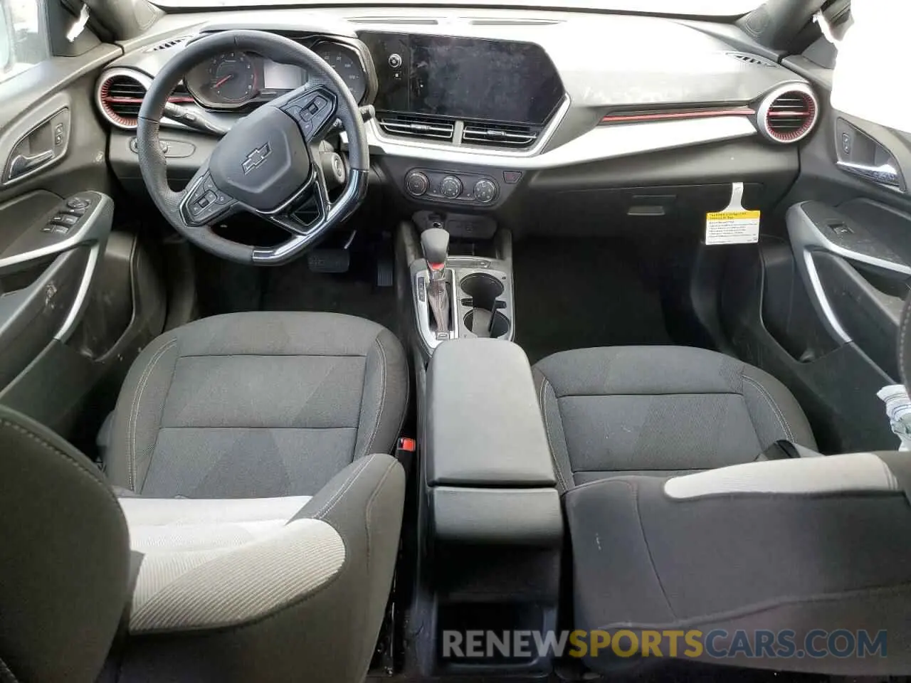 8 Photograph of a damaged car KL77LGEPXSC118379 CHEVROLET TRAX 1RS 2025