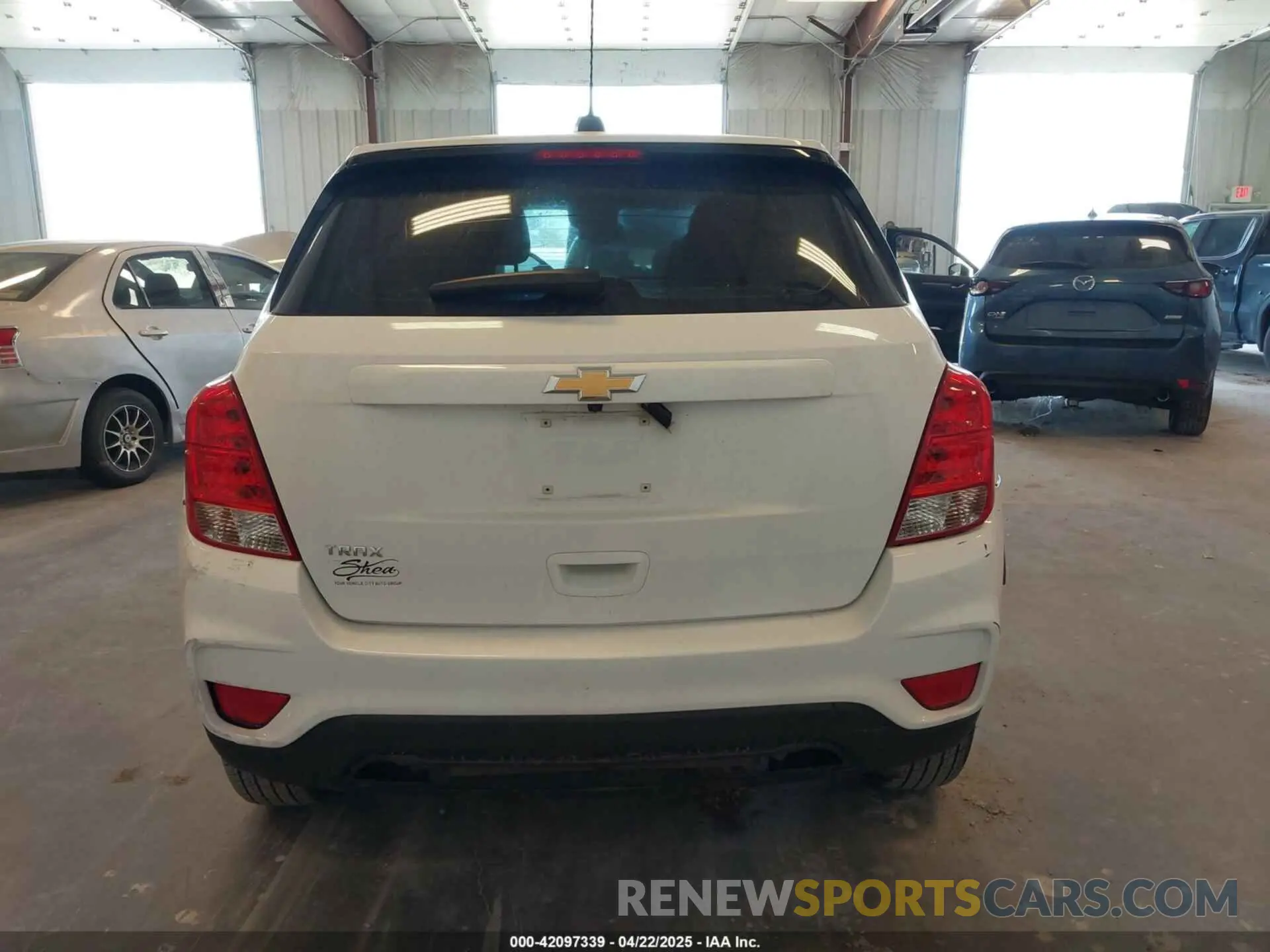 16 Photograph of a damaged car 3GNCJKSB0KL143936 CHEVROLET TRAX 2019