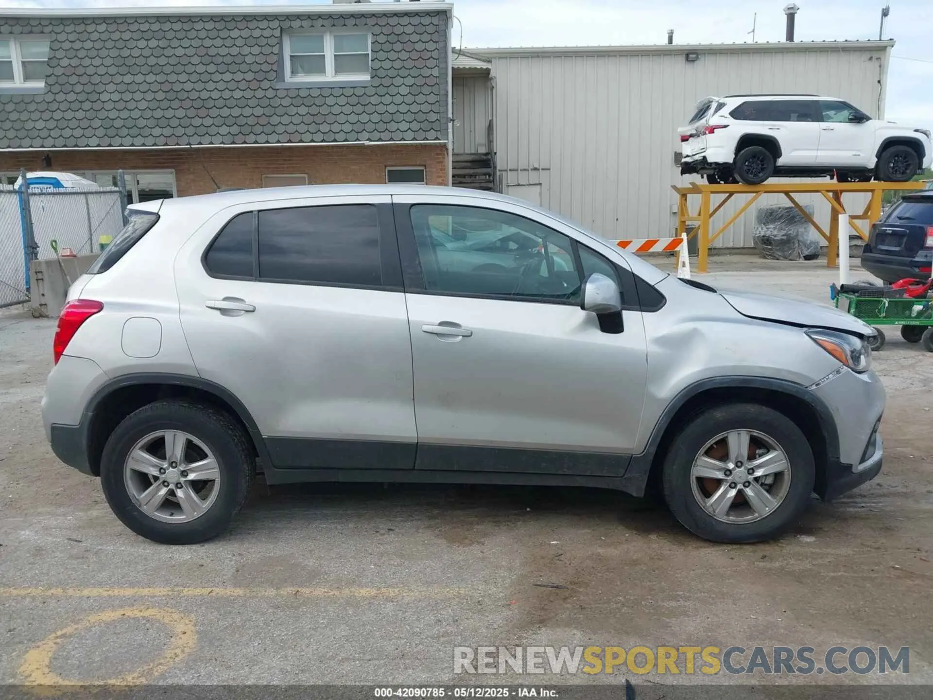 13 Photograph of a damaged car 3GNCJKSB0KL253210 CHEVROLET TRAX 2019