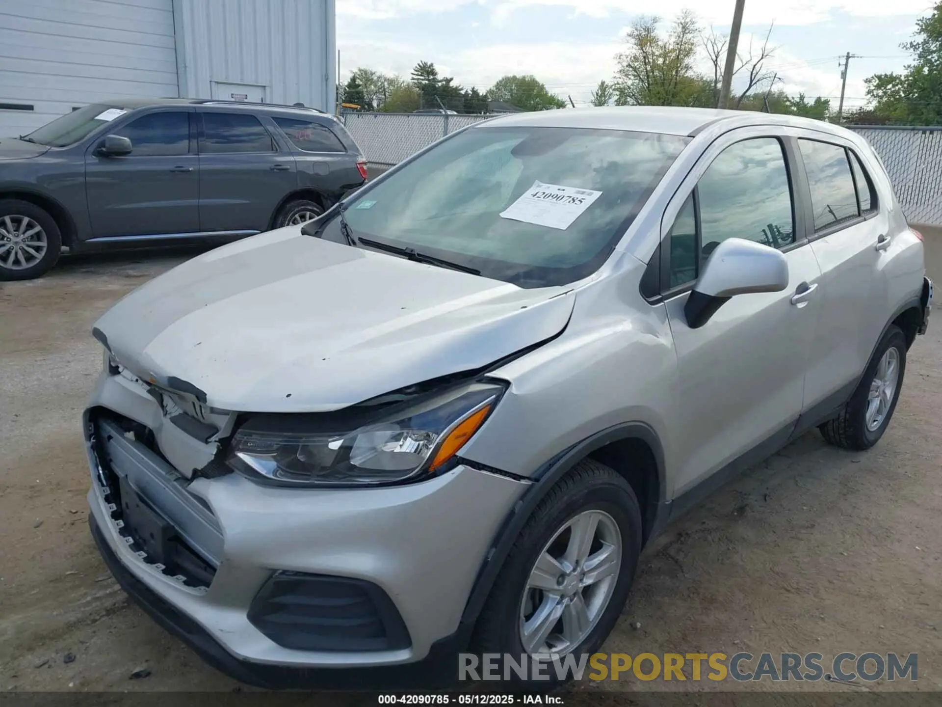 2 Photograph of a damaged car 3GNCJKSB0KL253210 CHEVROLET TRAX 2019