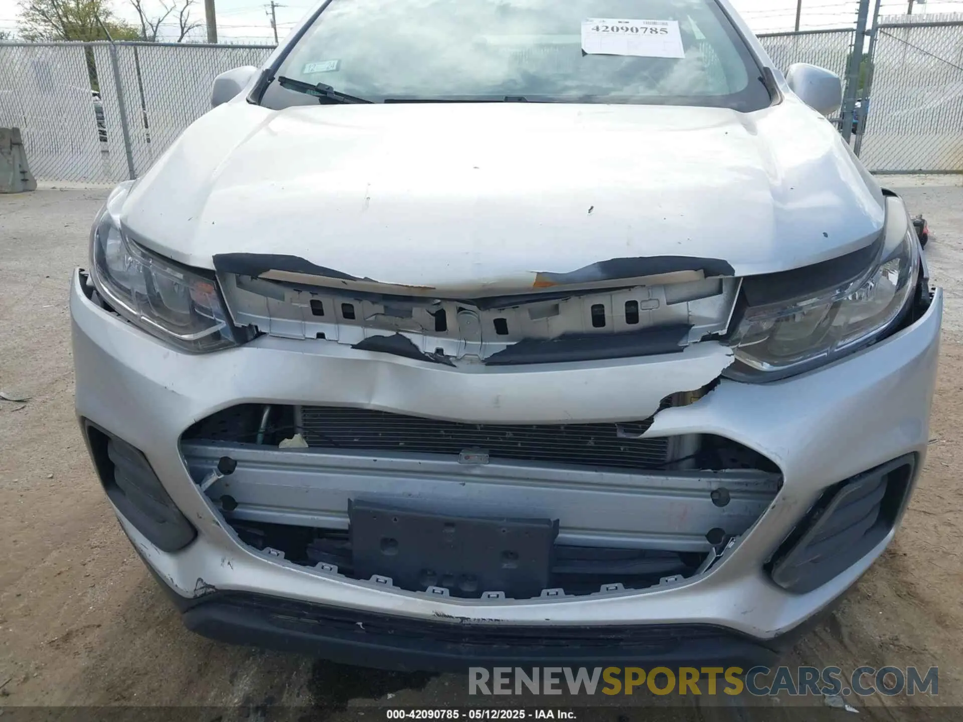 6 Photograph of a damaged car 3GNCJKSB0KL253210 CHEVROLET TRAX 2019