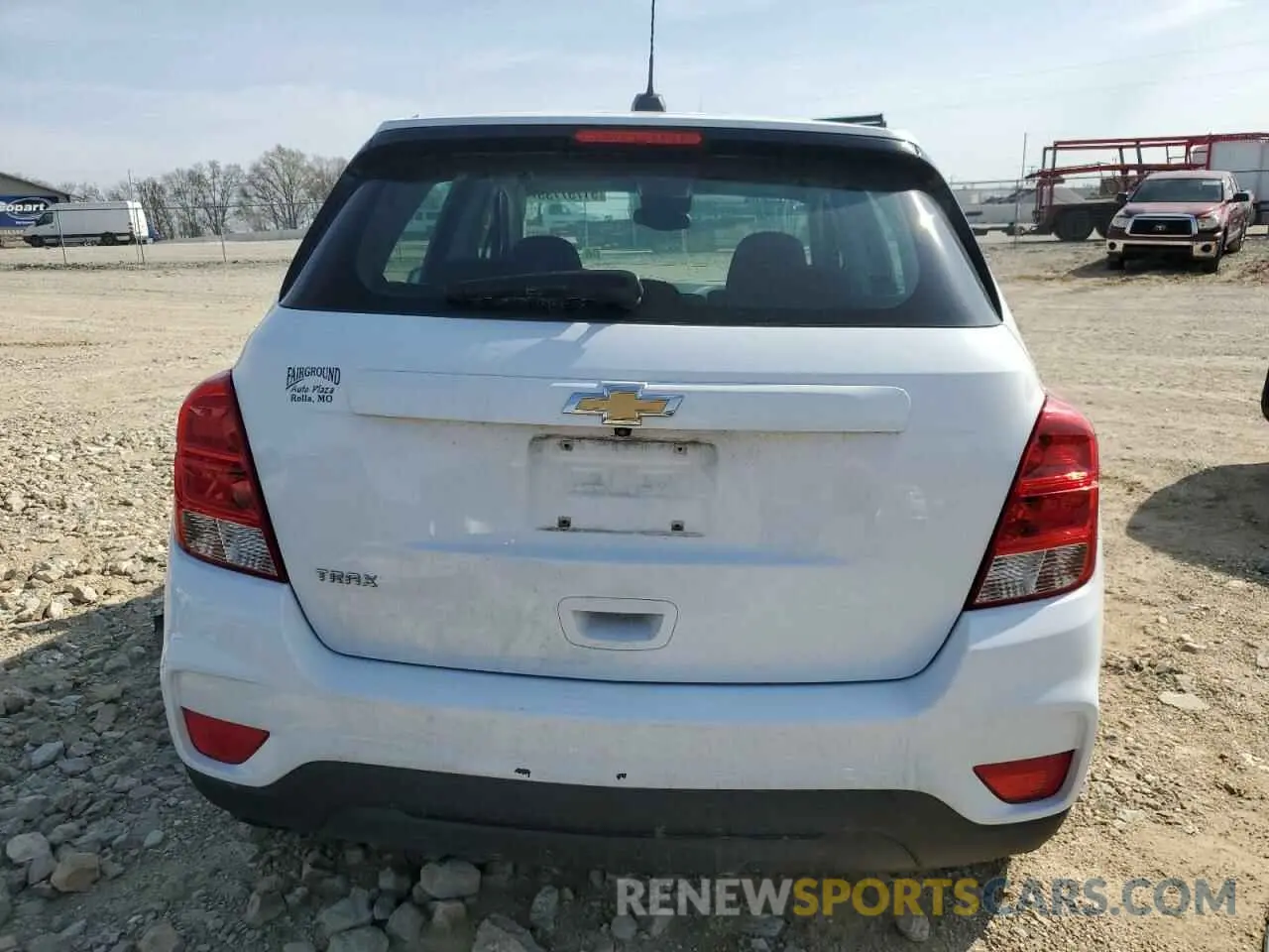 6 Photograph of a damaged car 3GNCJKSB0KL255815 CHEVROLET TRAX 2019