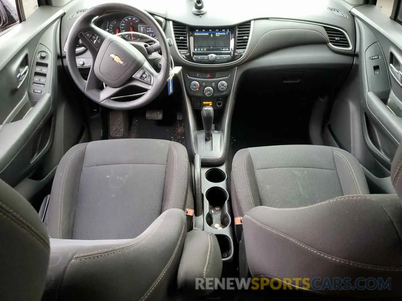 8 Photograph of a damaged car 3GNCJKSB0KL377008 CHEVROLET TRAX 2019