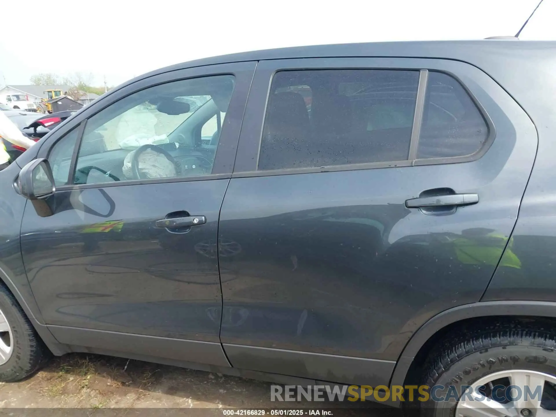 13 Photograph of a damaged car 3GNCJKSB0KL378756 CHEVROLET TRAX 2019
