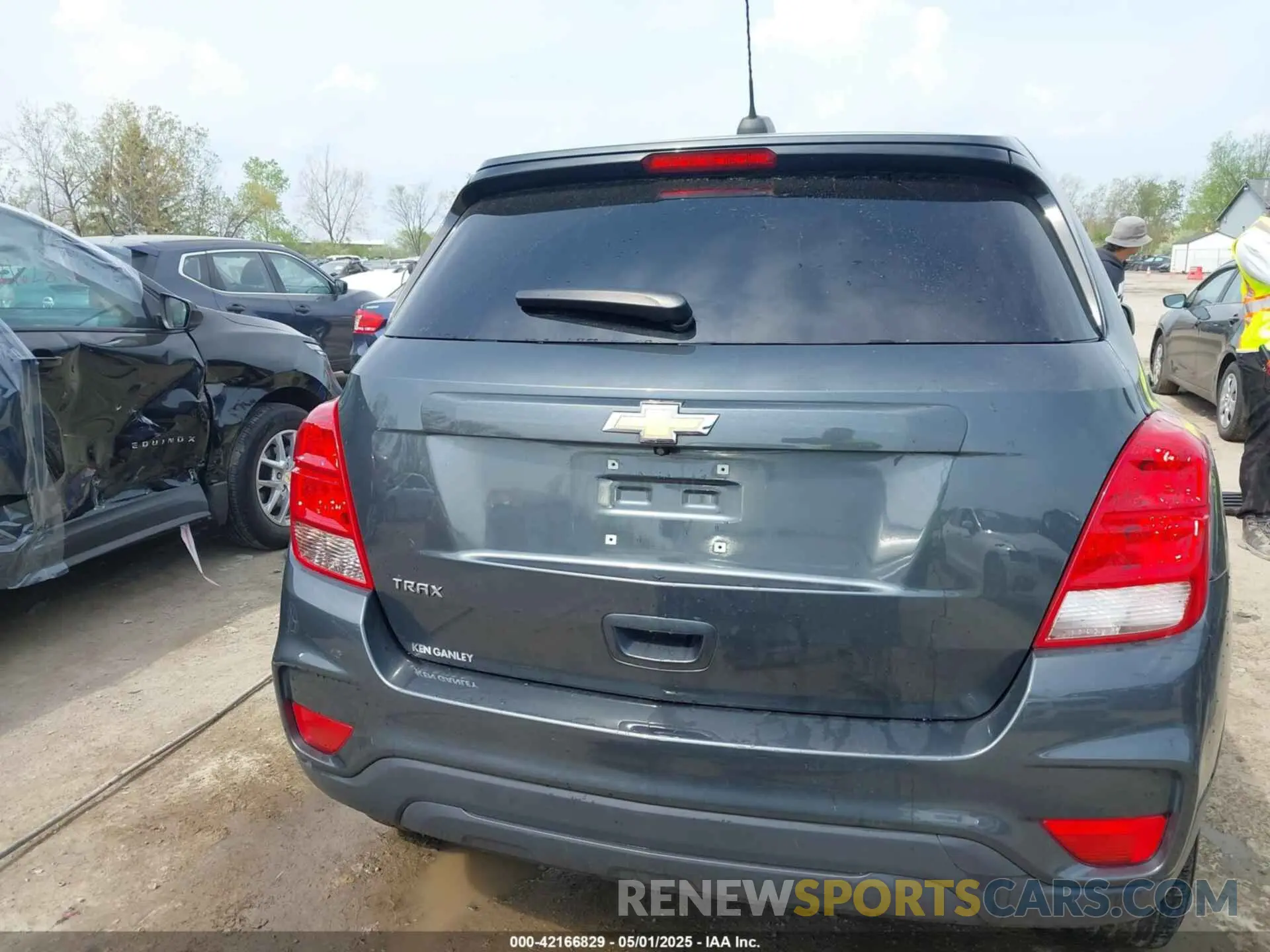 15 Photograph of a damaged car 3GNCJKSB0KL378756 CHEVROLET TRAX 2019