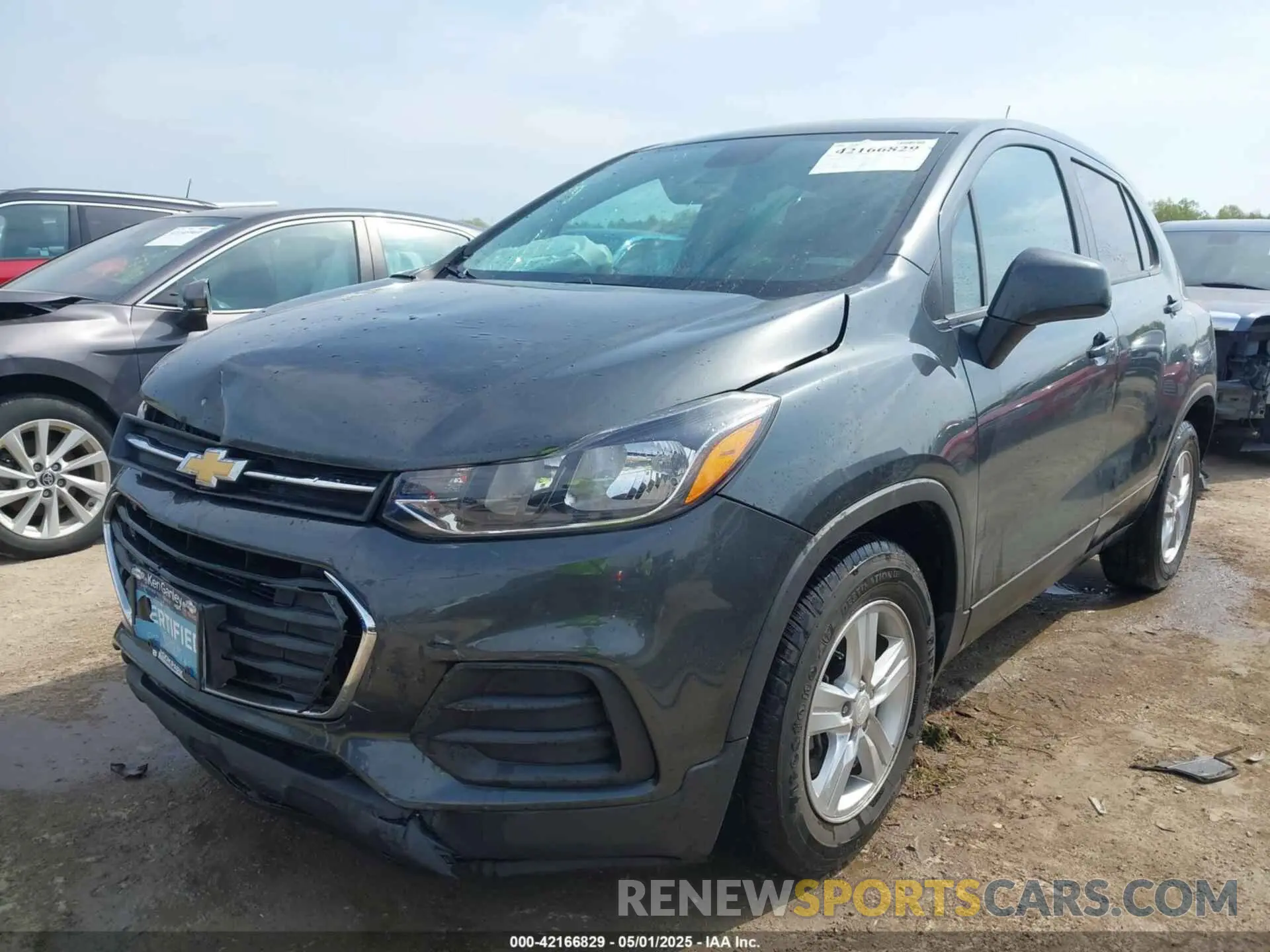 2 Photograph of a damaged car 3GNCJKSB0KL378756 CHEVROLET TRAX 2019