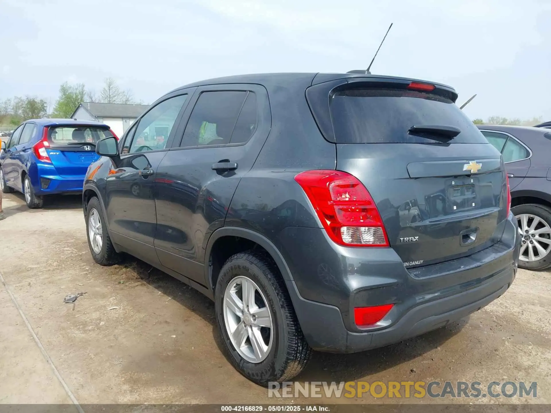 3 Photograph of a damaged car 3GNCJKSB0KL378756 CHEVROLET TRAX 2019