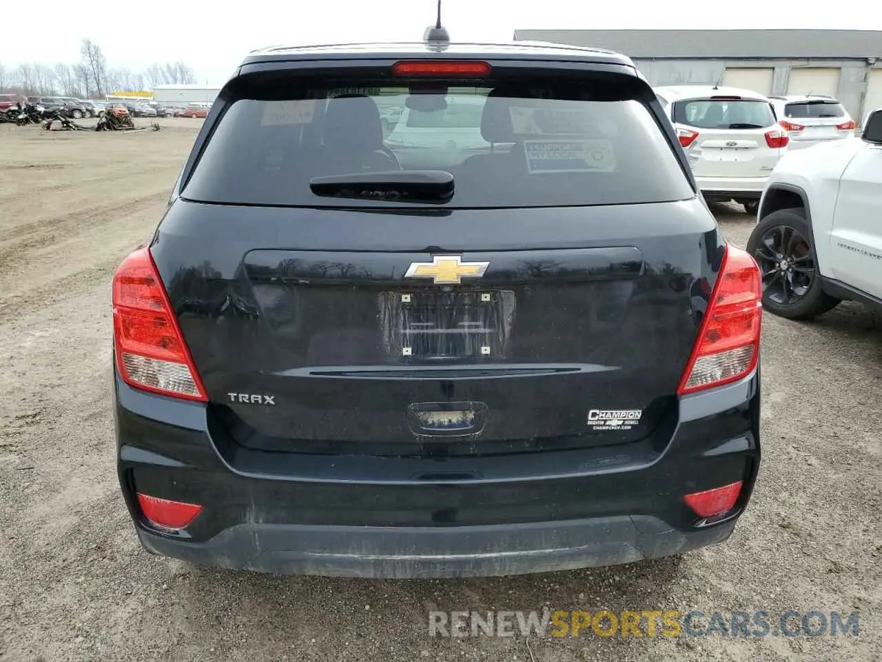 6 Photograph of a damaged car 3GNCJKSB0KL393452 CHEVROLET TRAX 2019