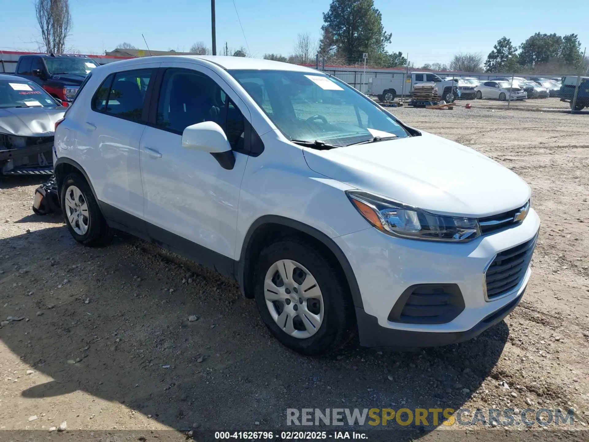 1 Photograph of a damaged car 3GNCJKSB1KL115675 CHEVROLET TRAX 2019