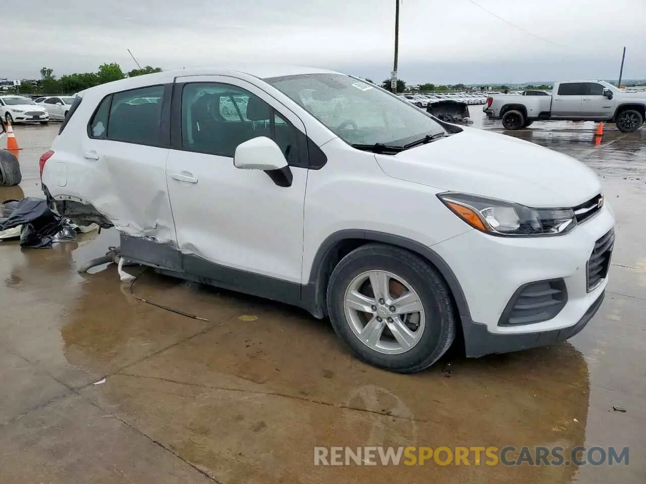 4 Photograph of a damaged car 3GNCJKSB1KL194149 CHEVROLET TRAX 2019