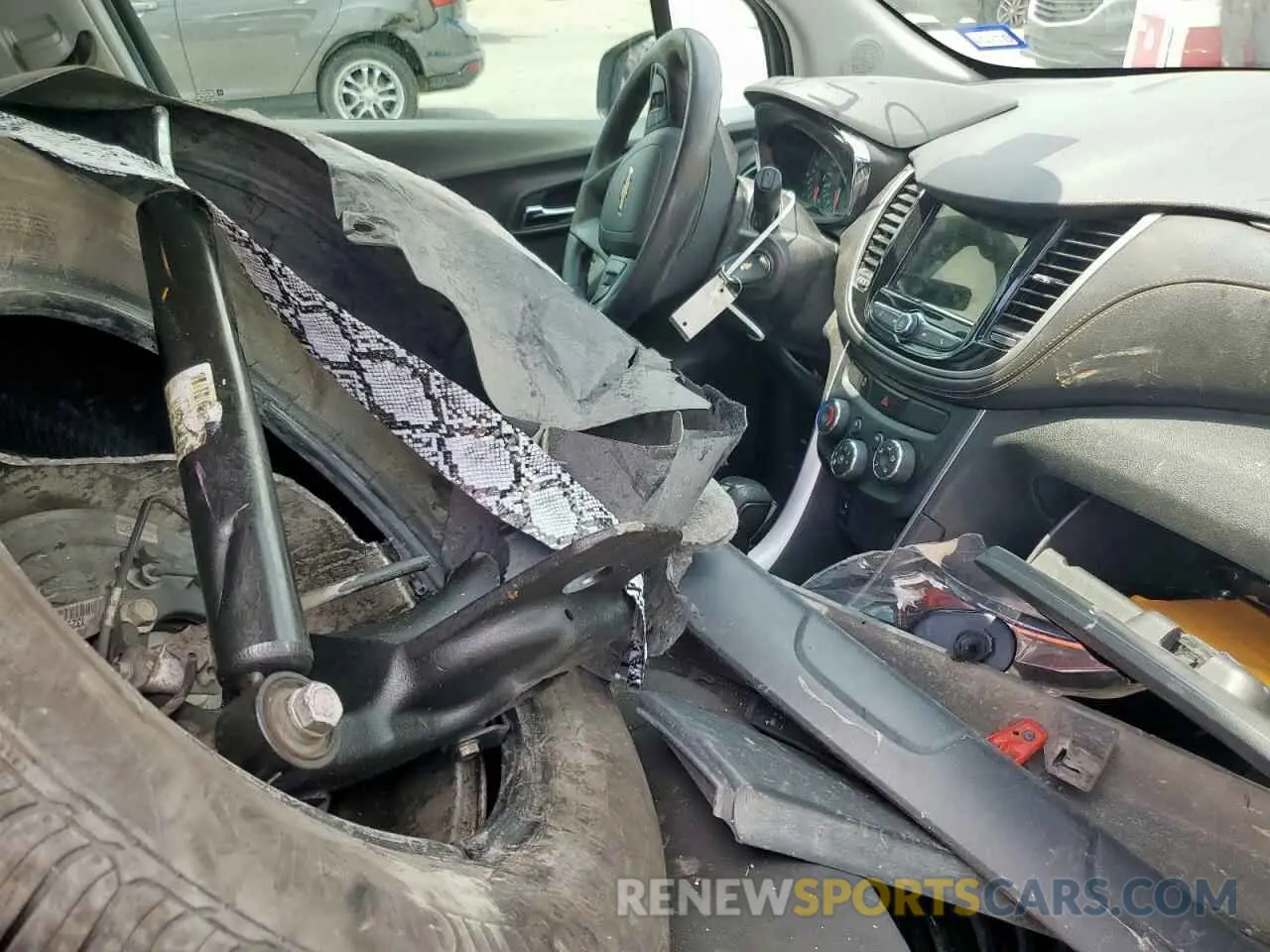 7 Photograph of a damaged car 3GNCJKSB1KL216067 CHEVROLET TRAX 2019