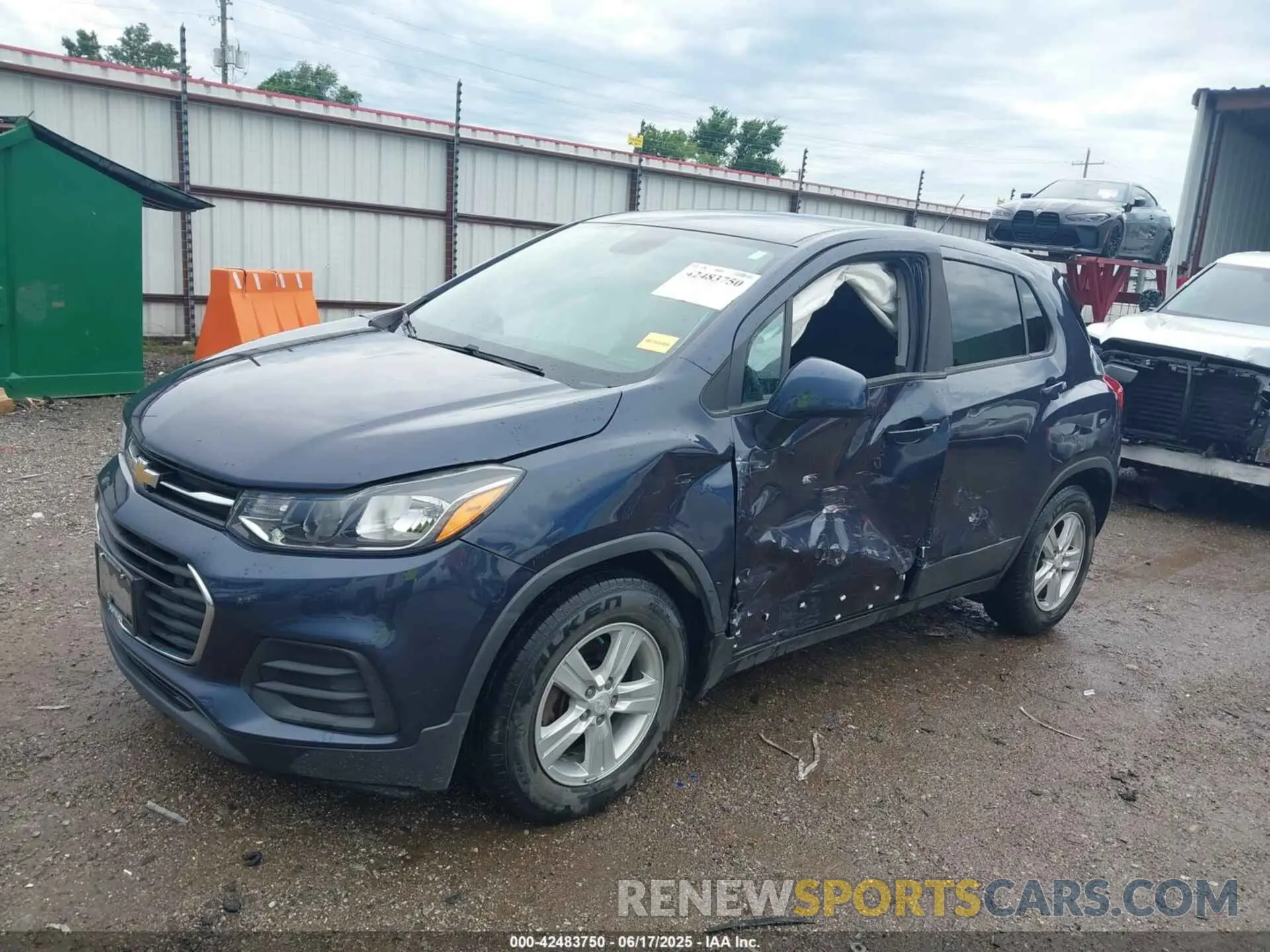 2 Photograph of a damaged car 3GNCJKSB1KL261154 CHEVROLET TRAX 2019