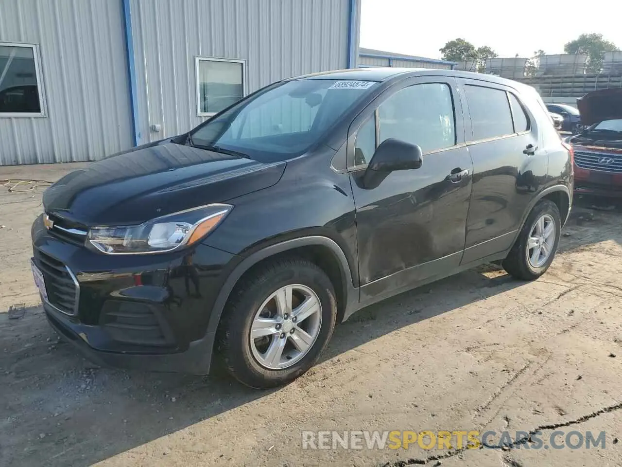1 Photograph of a damaged car 3GNCJKSB1KL281663 CHEVROLET TRAX 2019