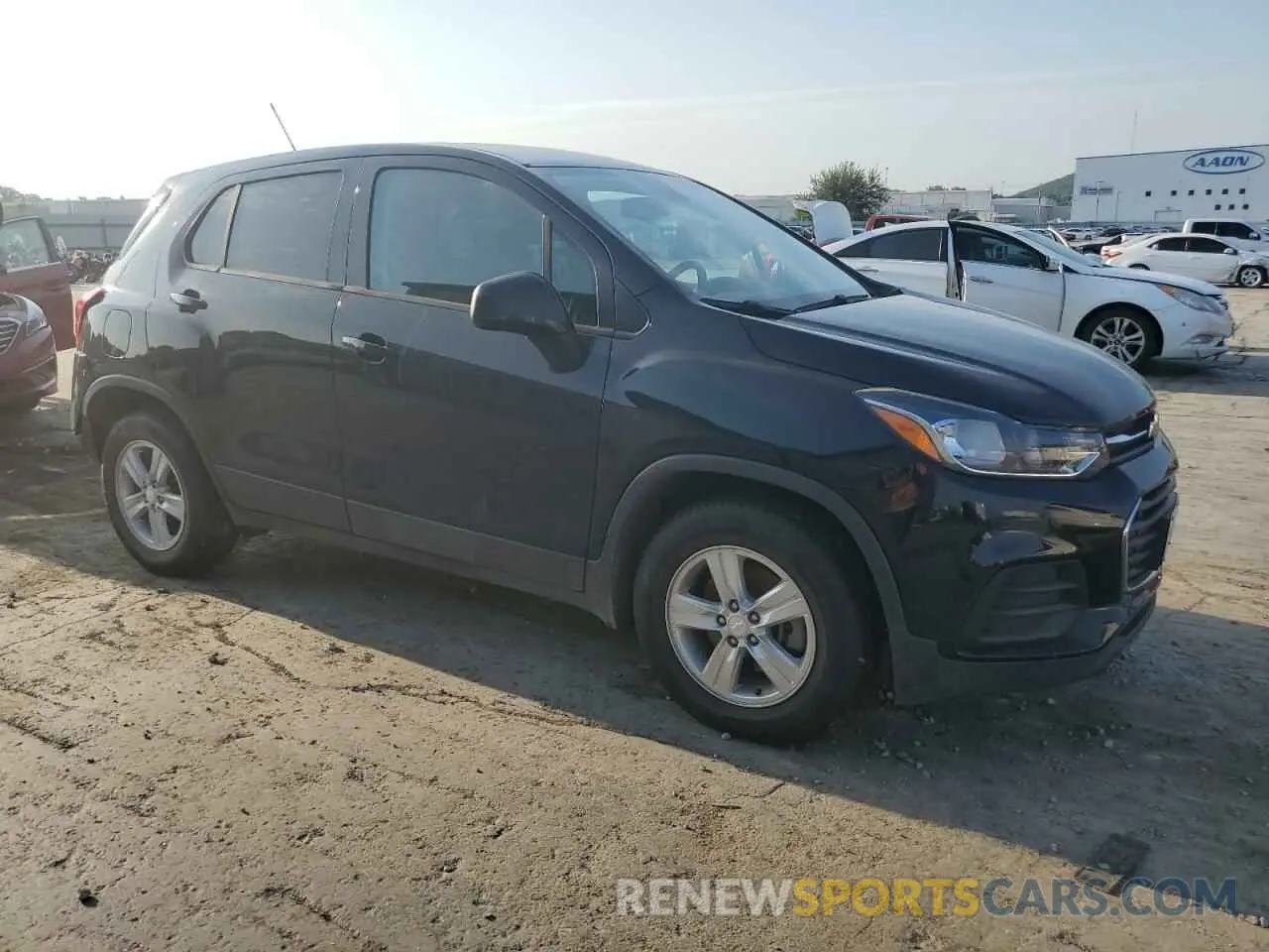 4 Photograph of a damaged car 3GNCJKSB1KL281663 CHEVROLET TRAX 2019