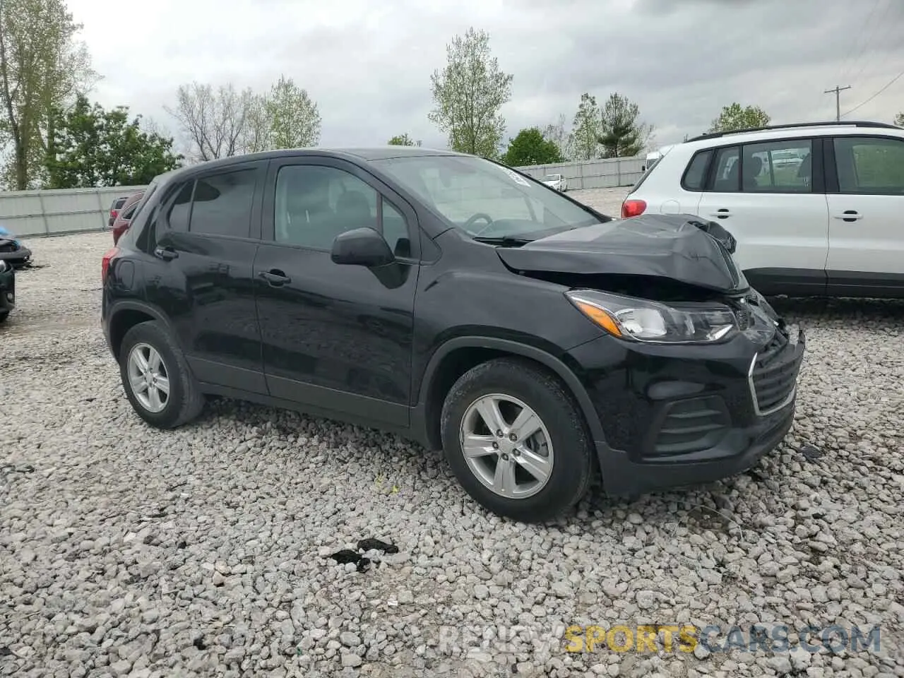 4 Photograph of a damaged car 3GNCJKSB1KL340582 CHEVROLET TRAX 2019