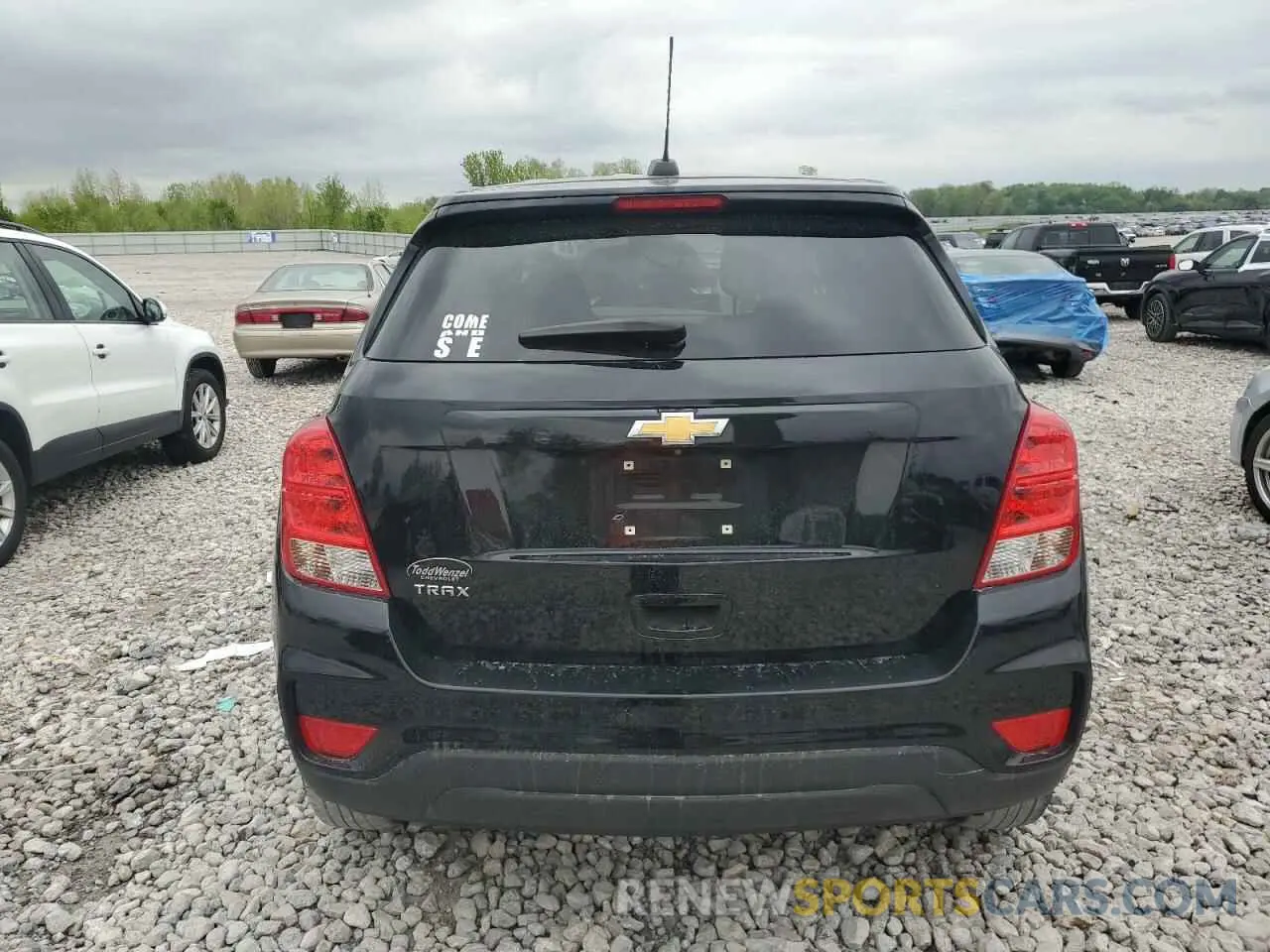 6 Photograph of a damaged car 3GNCJKSB1KL340582 CHEVROLET TRAX 2019