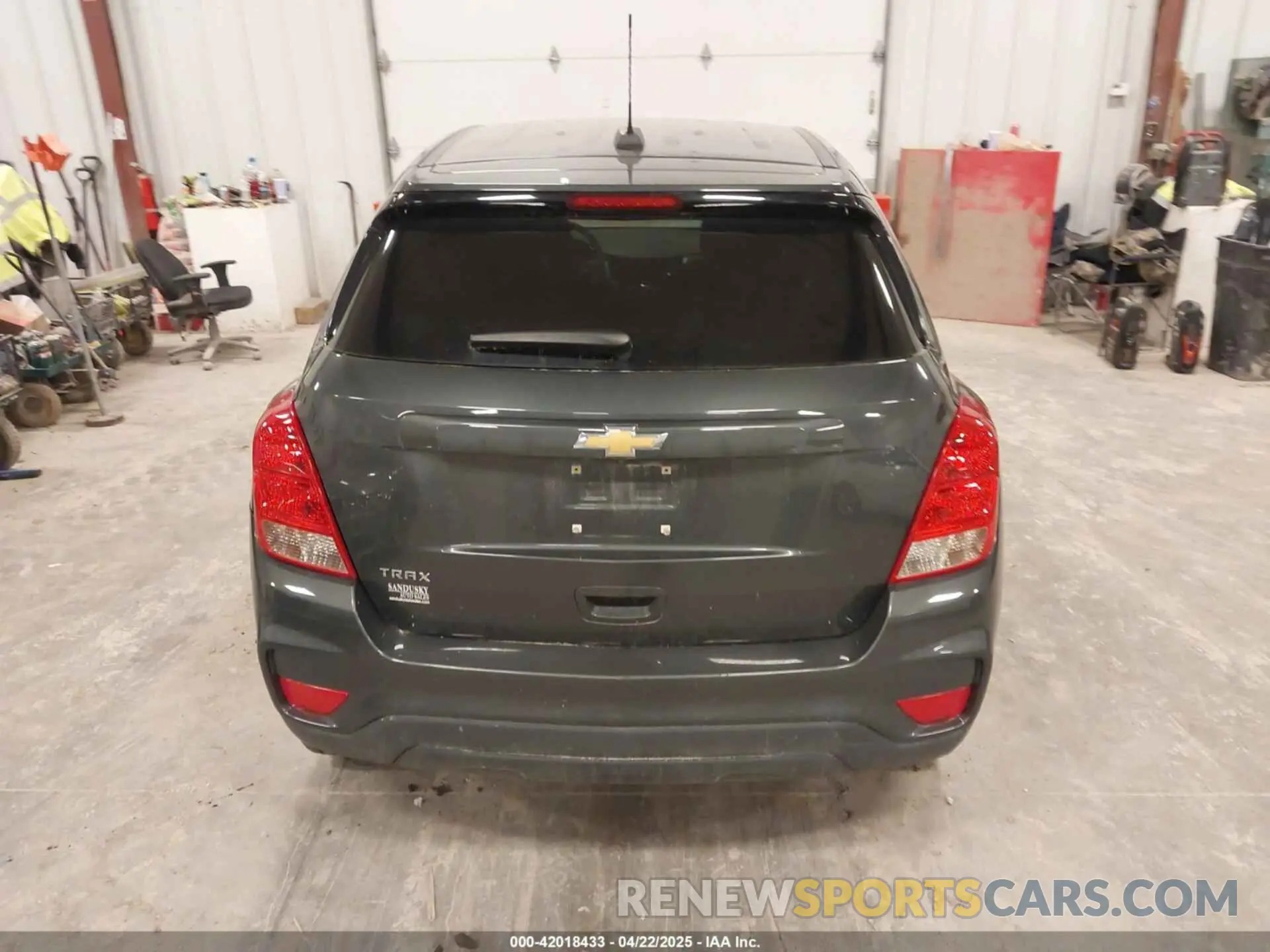 16 Photograph of a damaged car 3GNCJKSB1KL376286 CHEVROLET TRAX 2019