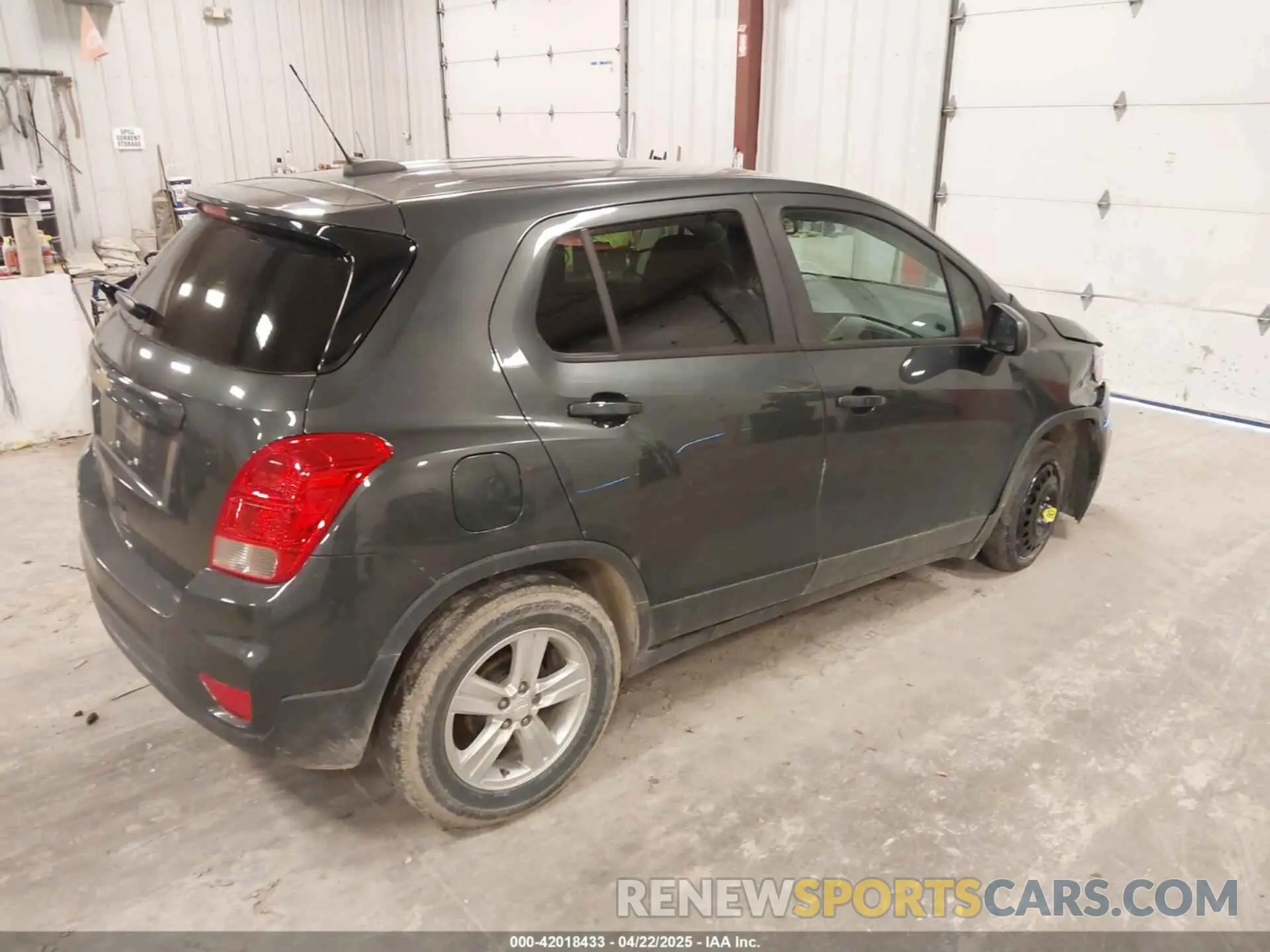 4 Photograph of a damaged car 3GNCJKSB1KL376286 CHEVROLET TRAX 2019