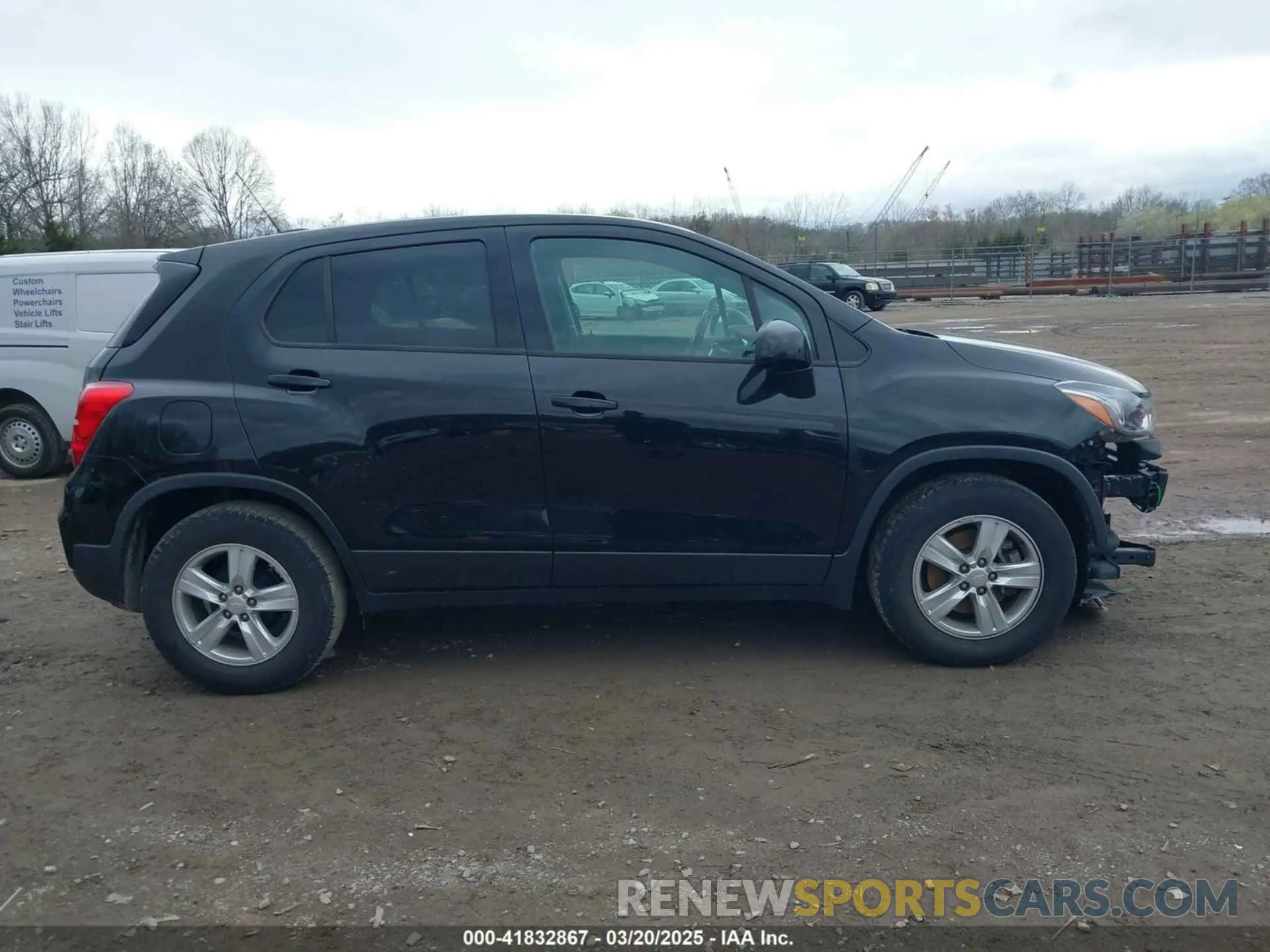 13 Photograph of a damaged car 3GNCJKSB1KL386803 CHEVROLET TRAX 2019