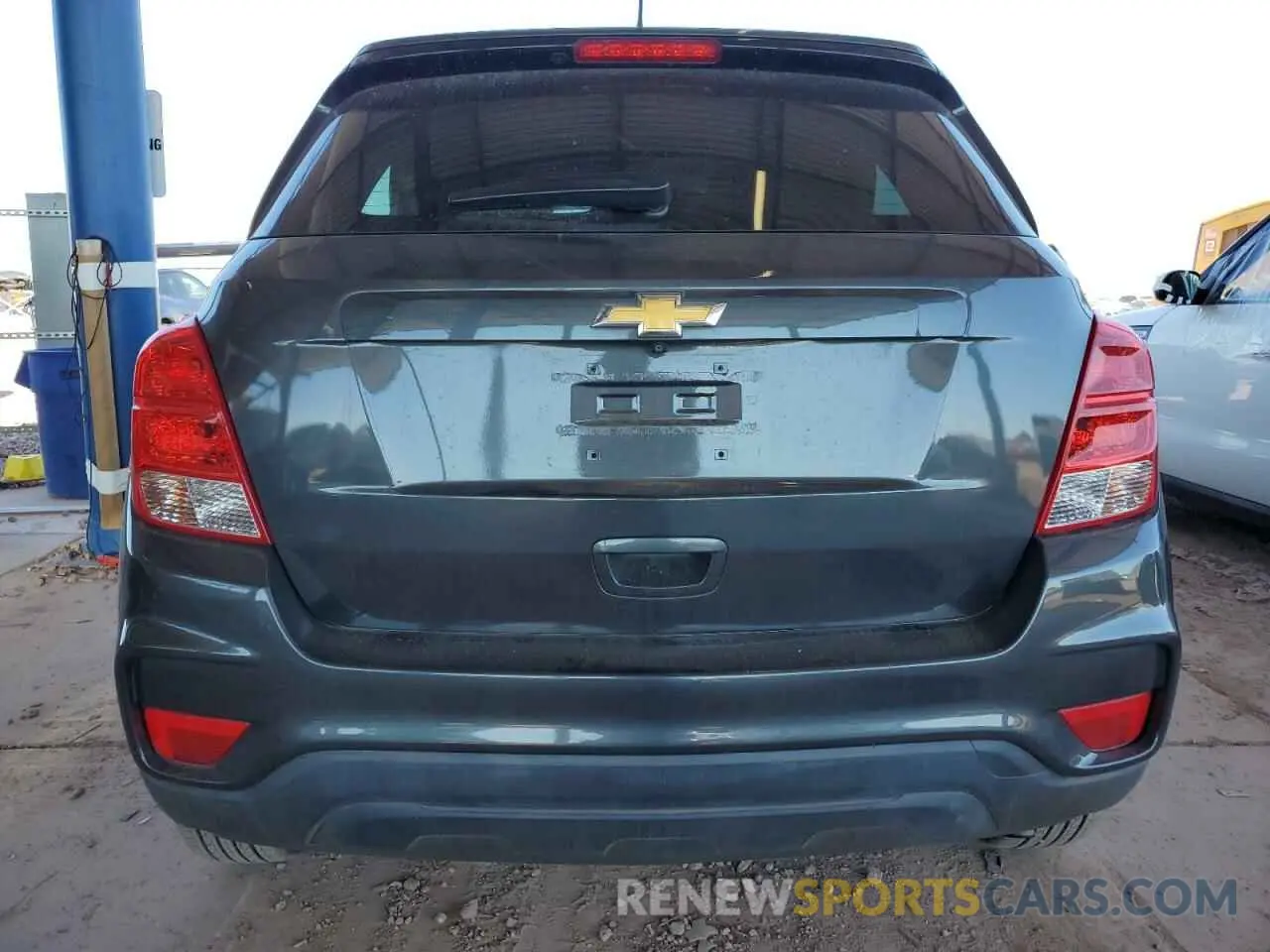 6 Photograph of a damaged car 3GNCJKSB2KL206857 CHEVROLET TRAX 2019