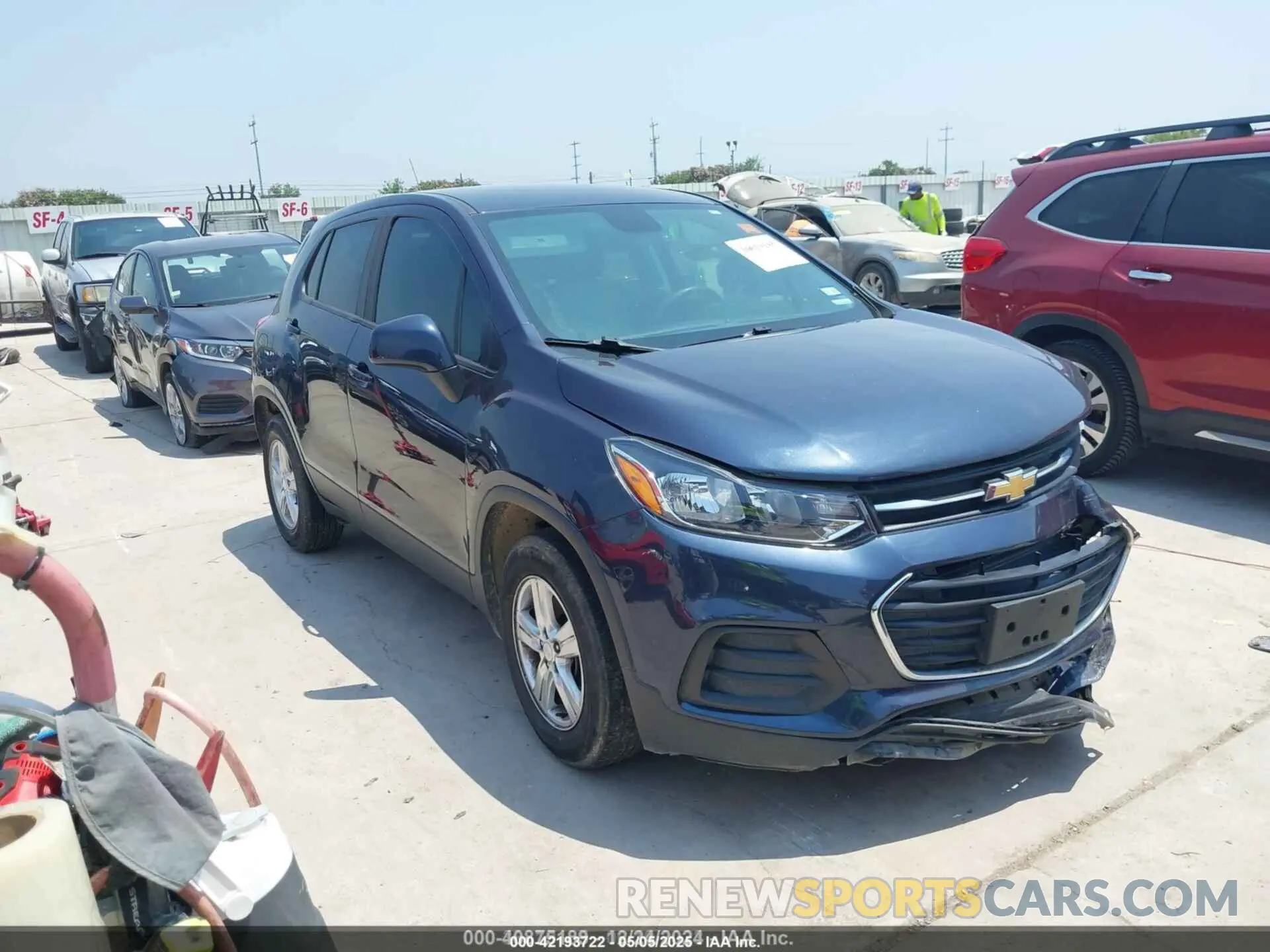1 Photograph of a damaged car 3GNCJKSB2KL242533 CHEVROLET TRAX 2019