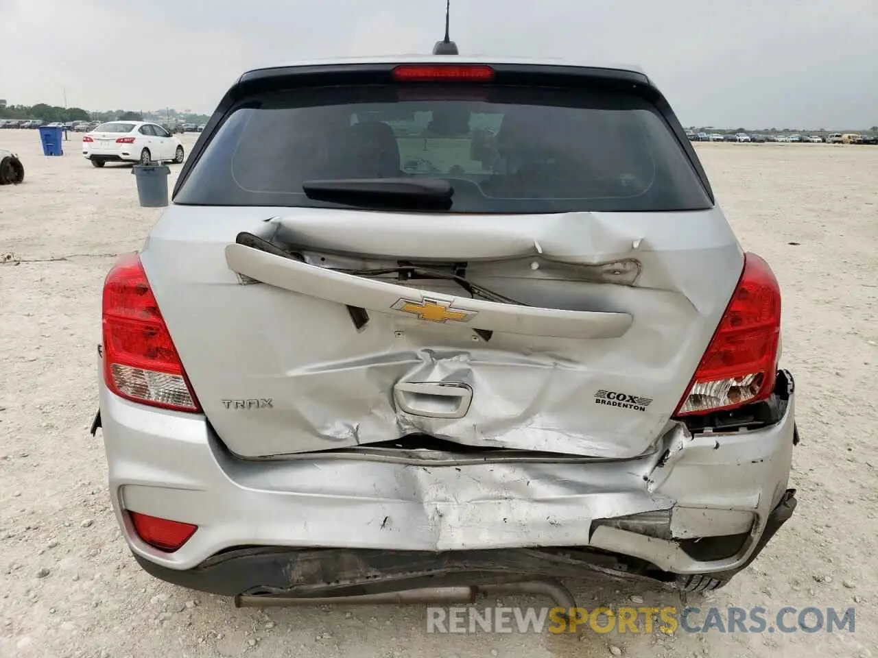 6 Photograph of a damaged car 3GNCJKSB2KL336752 CHEVROLET TRAX 2019