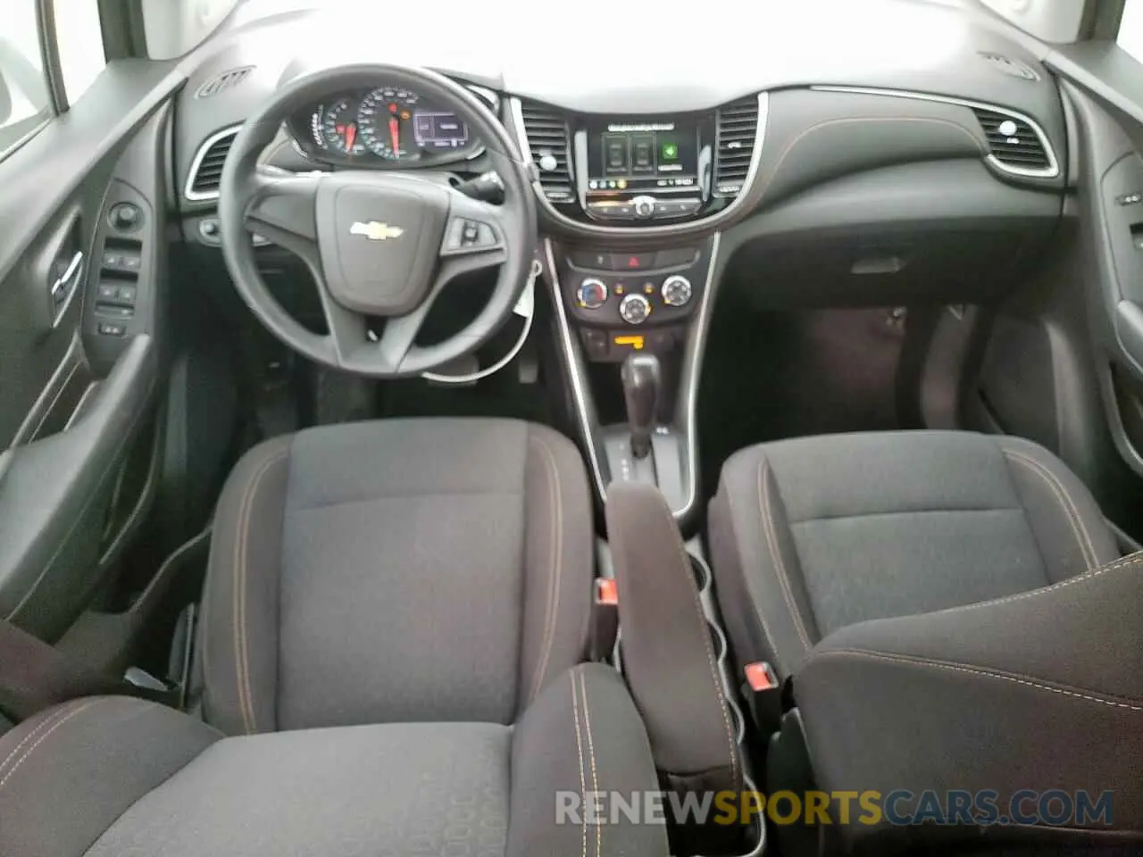 8 Photograph of a damaged car 3GNCJKSB2KL336752 CHEVROLET TRAX 2019