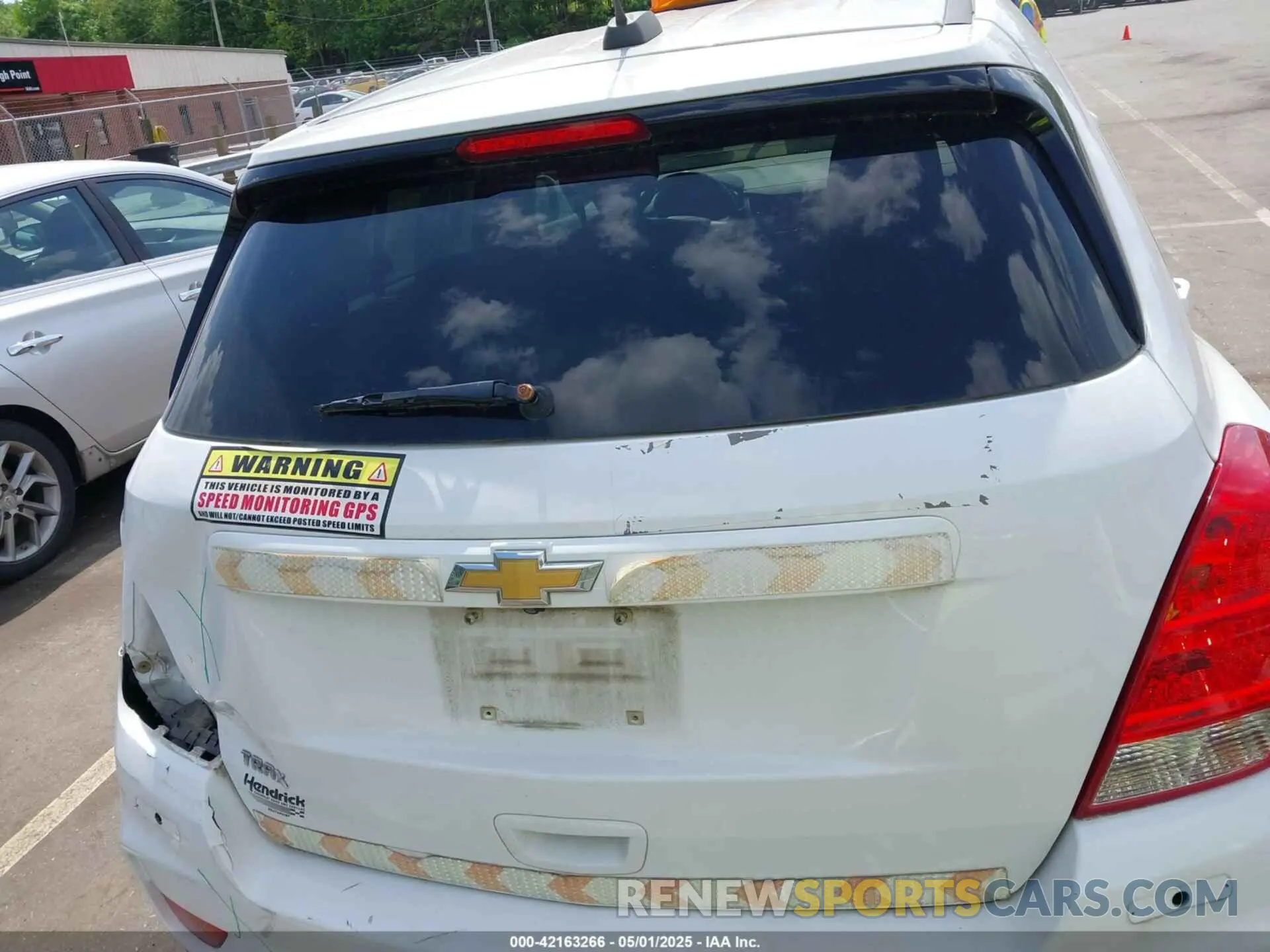 16 Photograph of a damaged car 3GNCJKSB2KL387507 CHEVROLET TRAX 2019