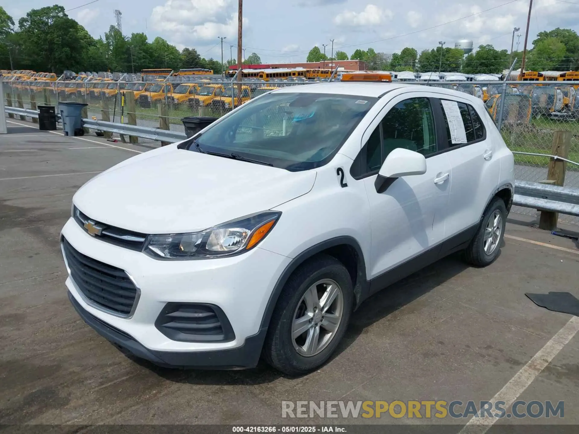 2 Photograph of a damaged car 3GNCJKSB2KL387507 CHEVROLET TRAX 2019