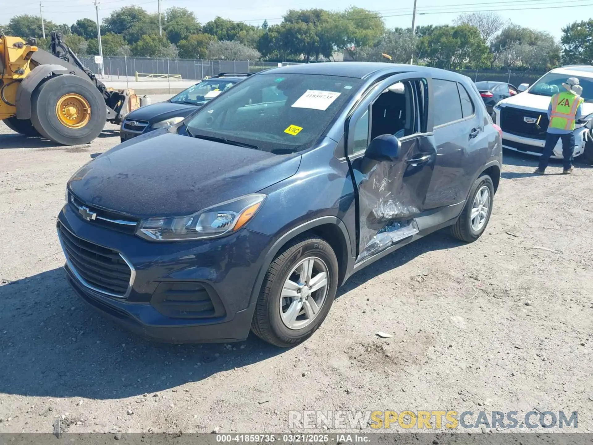 2 Photograph of a damaged car 3GNCJKSB3KL214935 CHEVROLET TRAX 2019