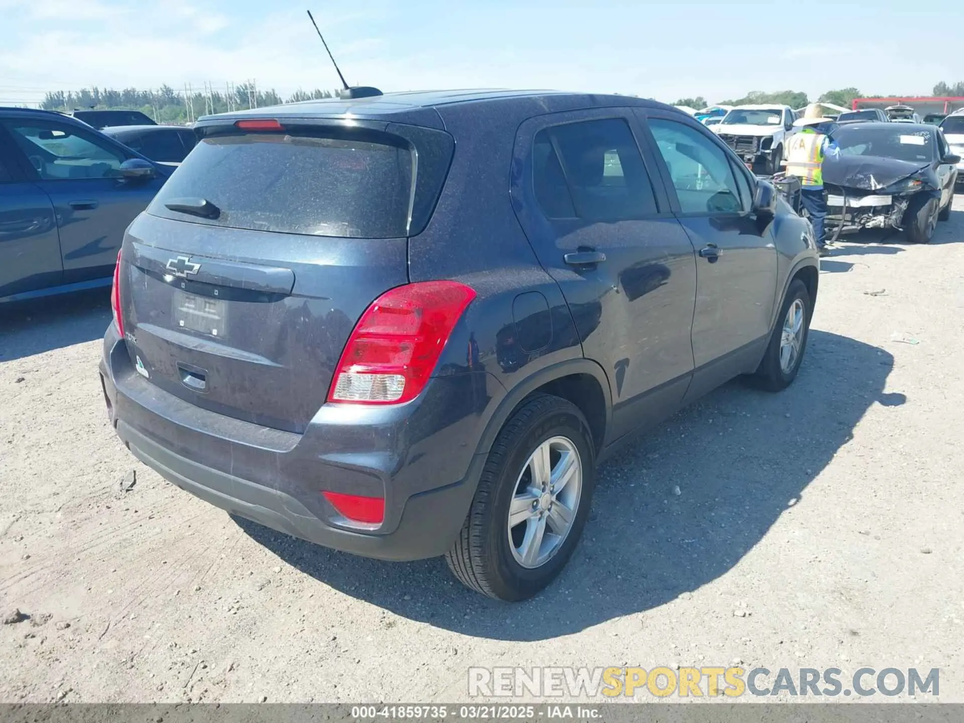 4 Photograph of a damaged car 3GNCJKSB3KL214935 CHEVROLET TRAX 2019