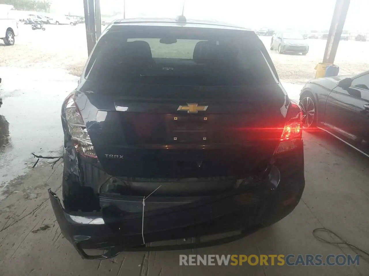 6 Photograph of a damaged car 3GNCJKSB3KL240810 CHEVROLET TRAX 2019