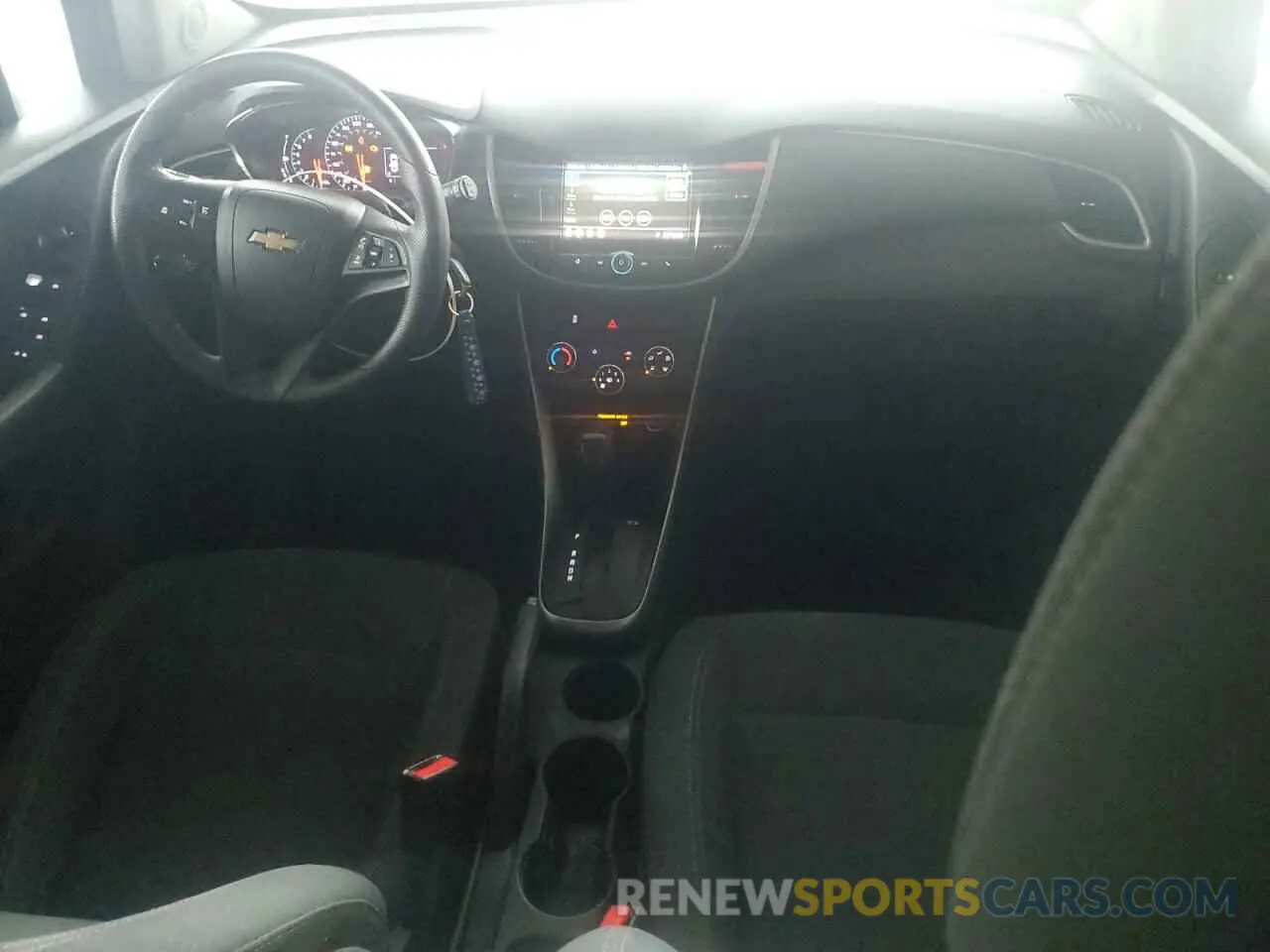 8 Photograph of a damaged car 3GNCJKSB3KL240810 CHEVROLET TRAX 2019