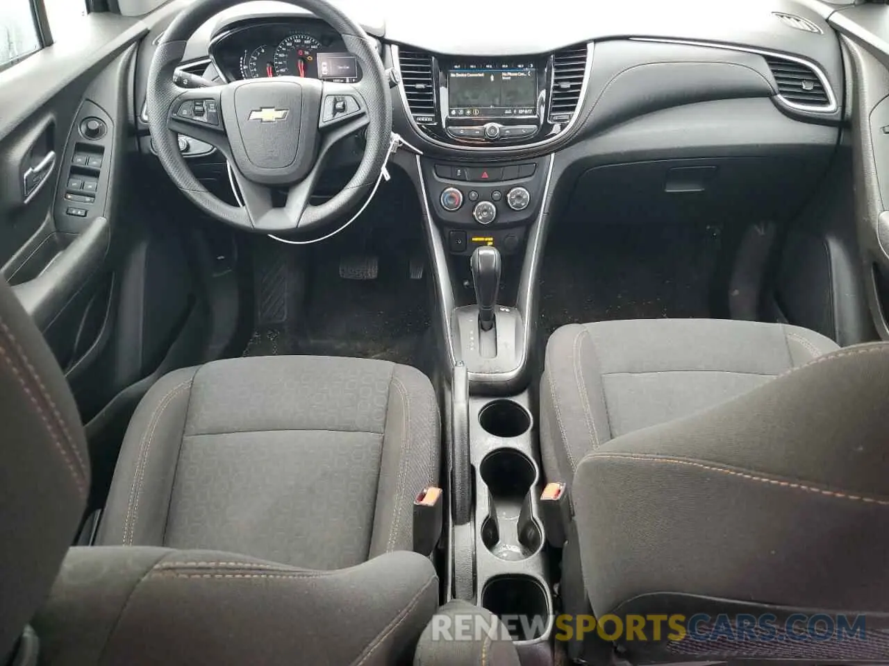 8 Photograph of a damaged car 3GNCJKSB3KL273600 CHEVROLET TRAX 2019