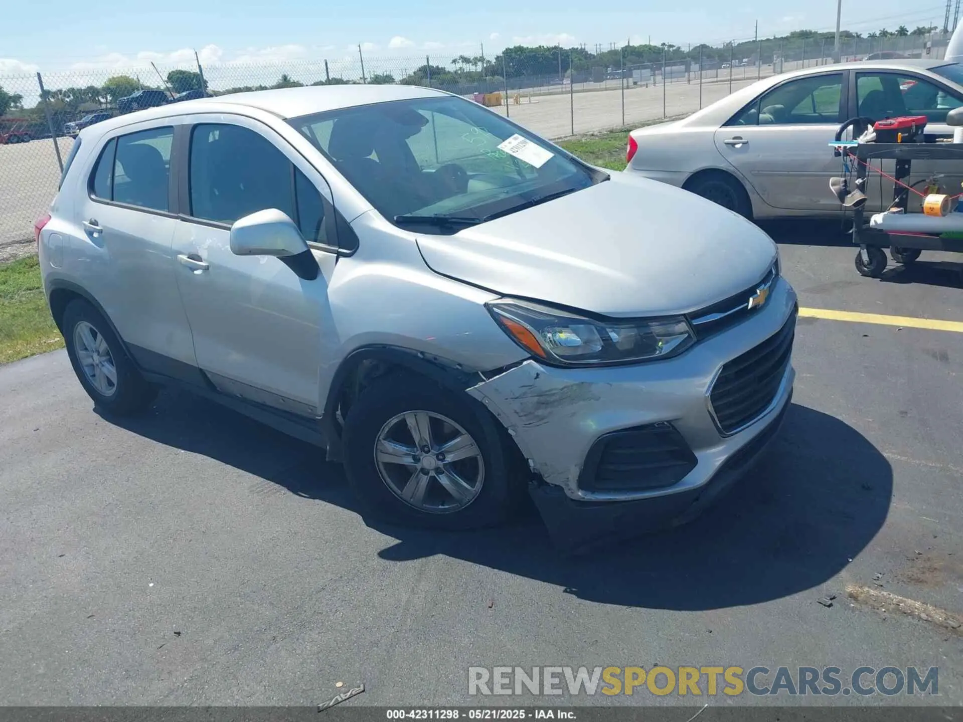 1 Photograph of a damaged car 3GNCJKSB3KL332144 CHEVROLET TRAX 2019