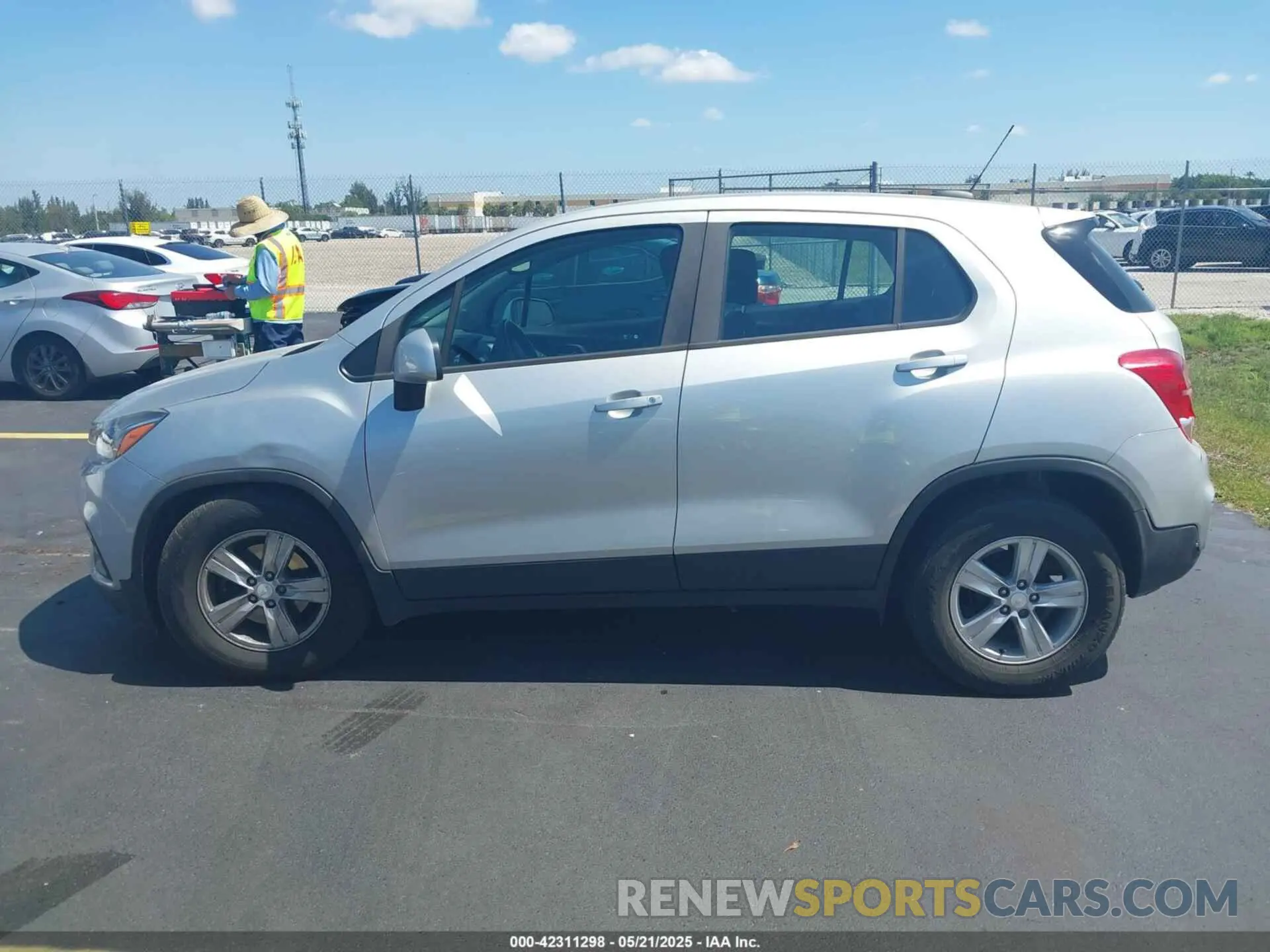 14 Photograph of a damaged car 3GNCJKSB3KL332144 CHEVROLET TRAX 2019