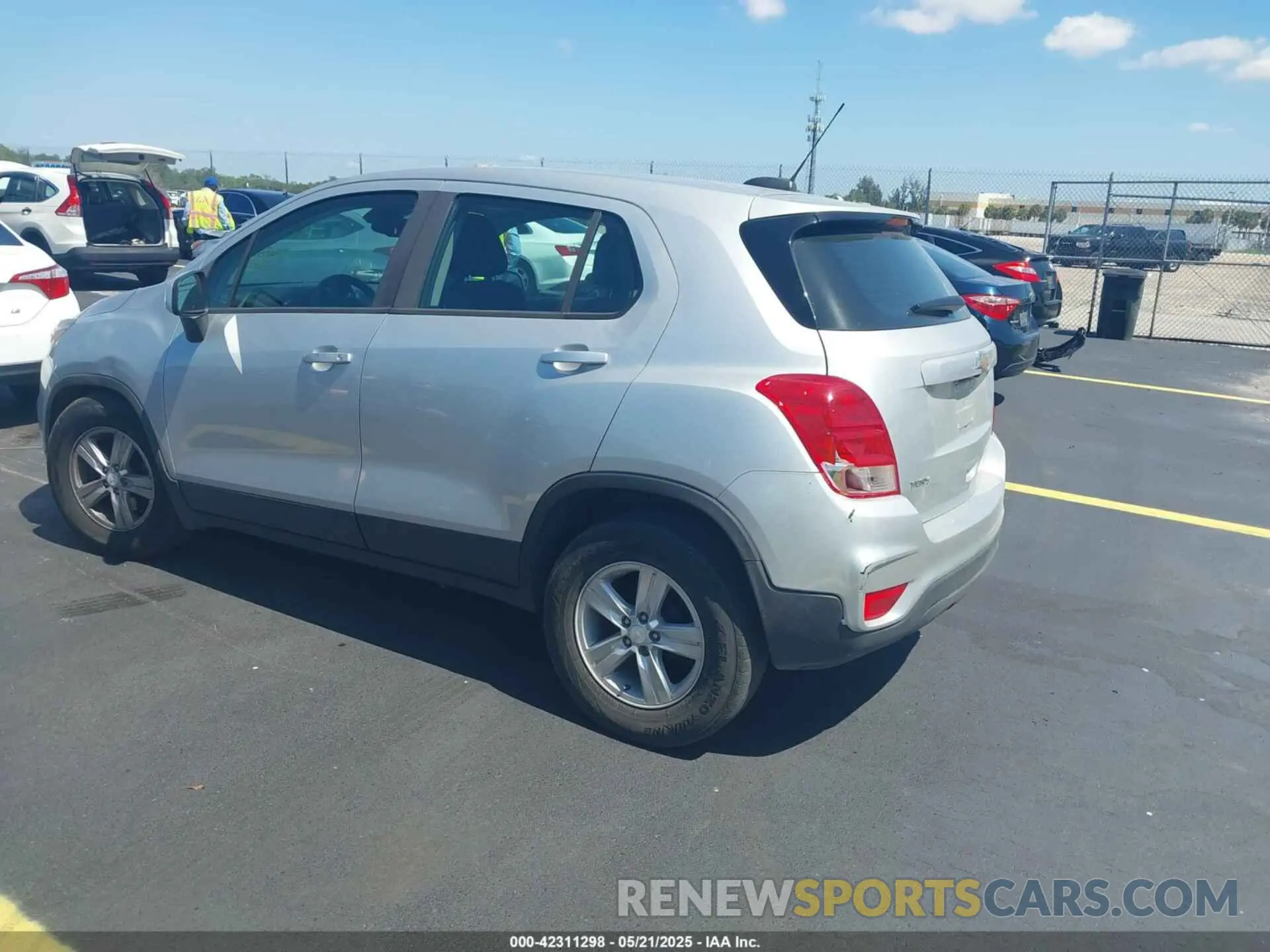 3 Photograph of a damaged car 3GNCJKSB3KL332144 CHEVROLET TRAX 2019