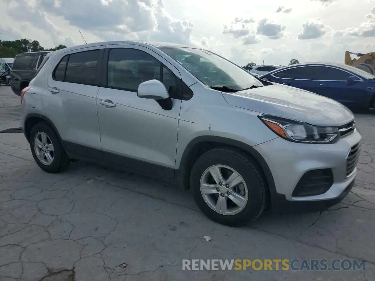 4 Photograph of a damaged car 3GNCJKSB3KL389010 CHEVROLET TRAX 2019