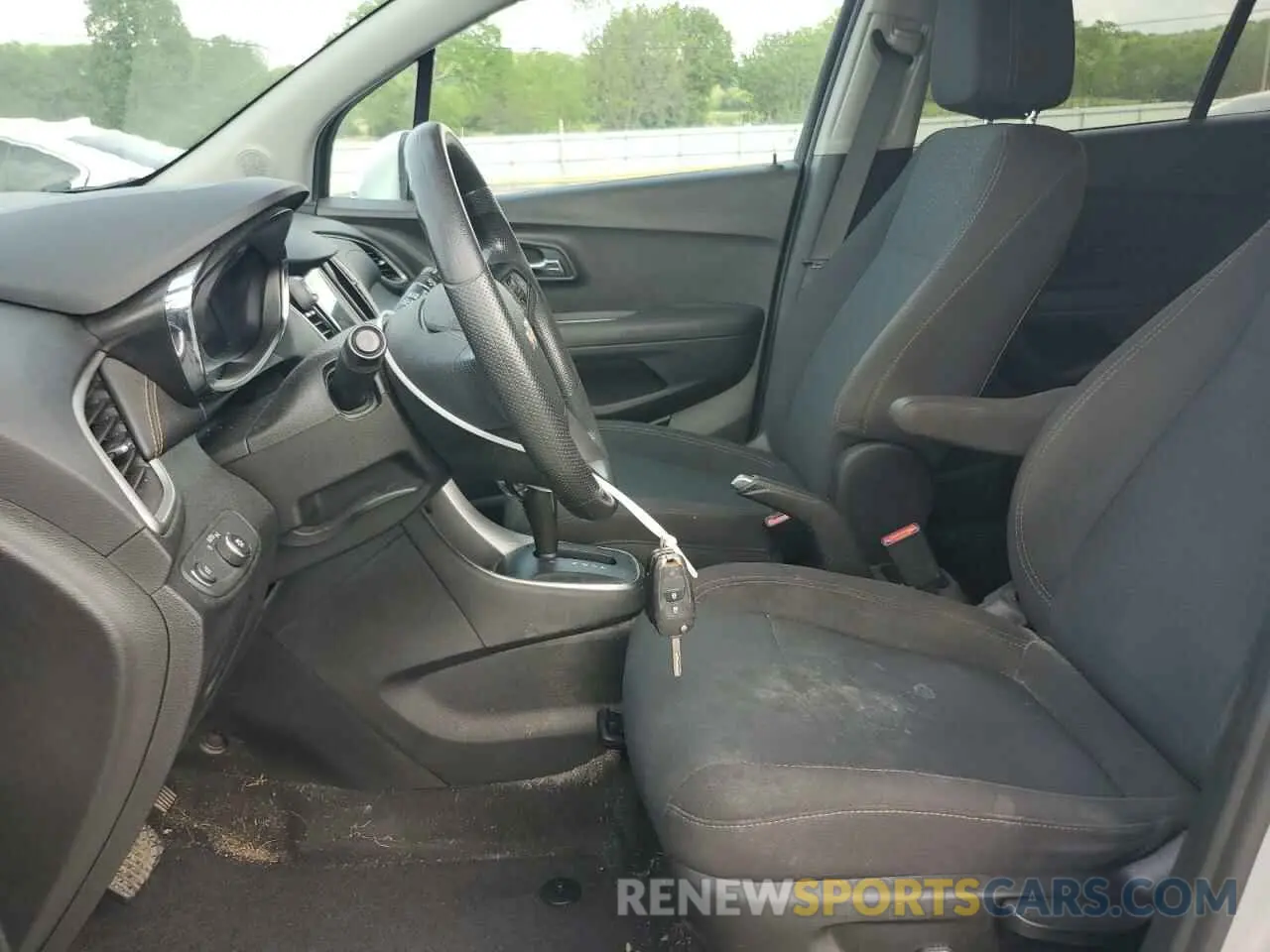 7 Photograph of a damaged car 3GNCJKSB3KL389010 CHEVROLET TRAX 2019