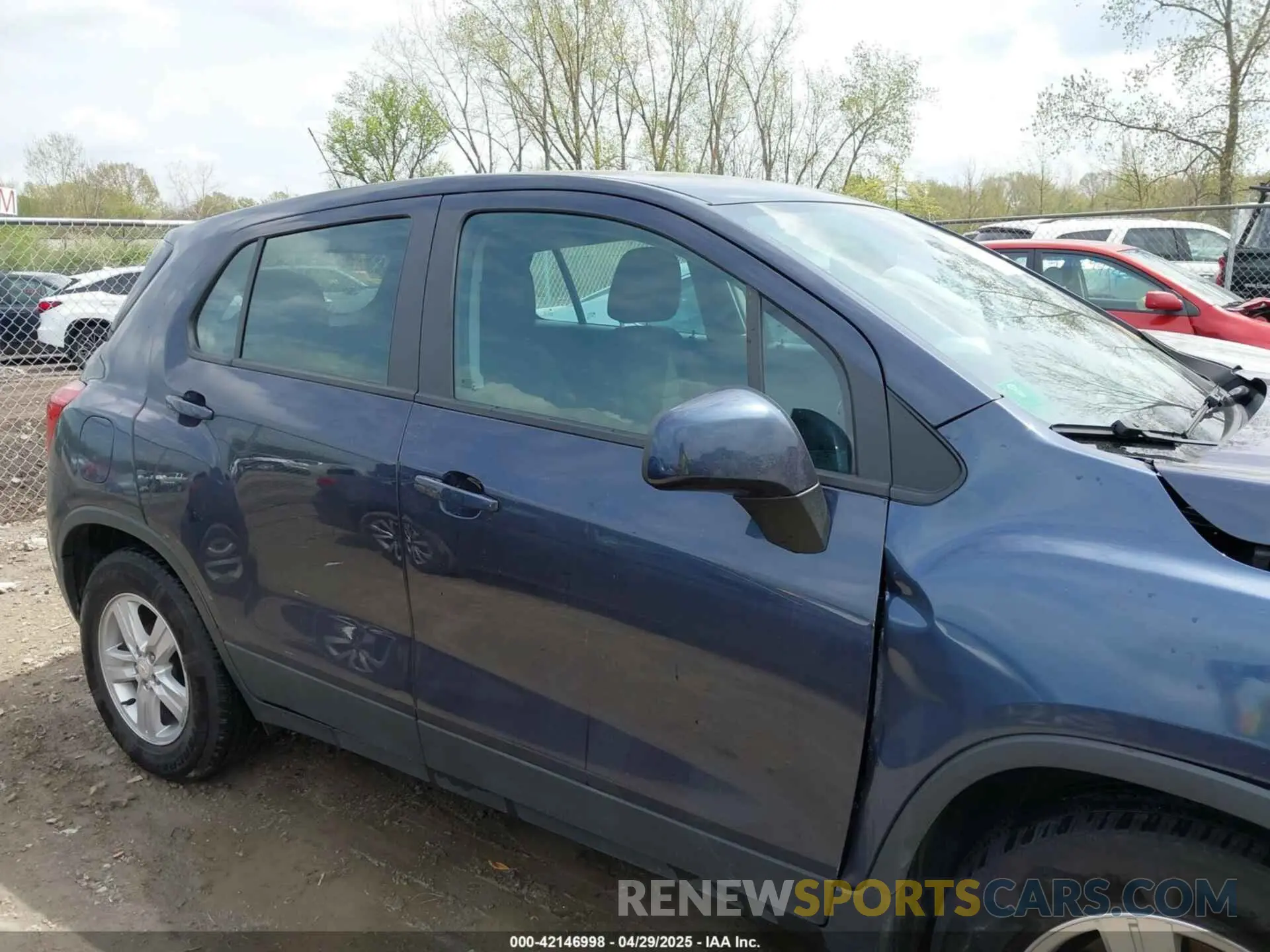 13 Photograph of a damaged car 3GNCJKSB4KL260306 CHEVROLET TRAX 2019