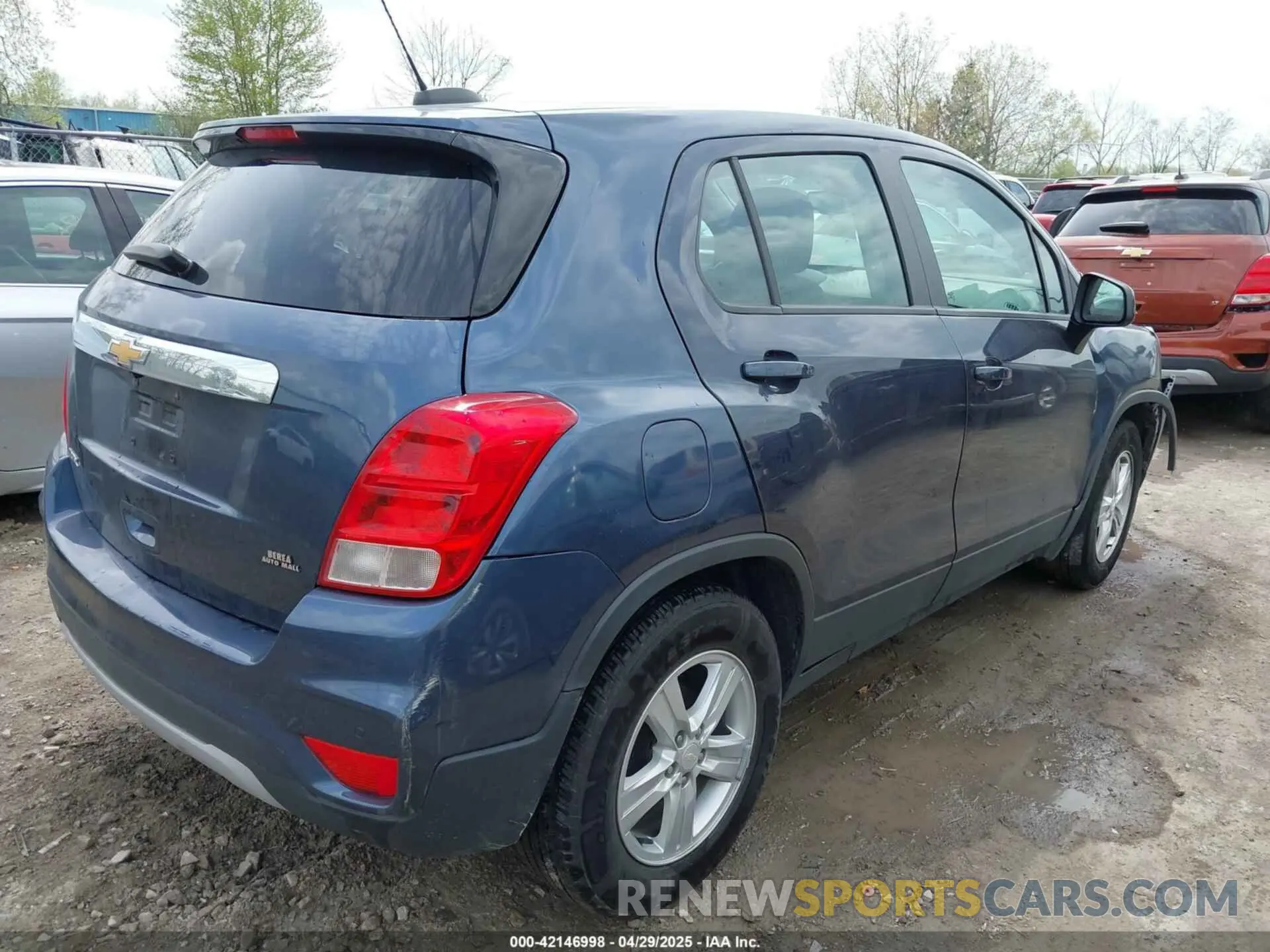 4 Photograph of a damaged car 3GNCJKSB4KL260306 CHEVROLET TRAX 2019