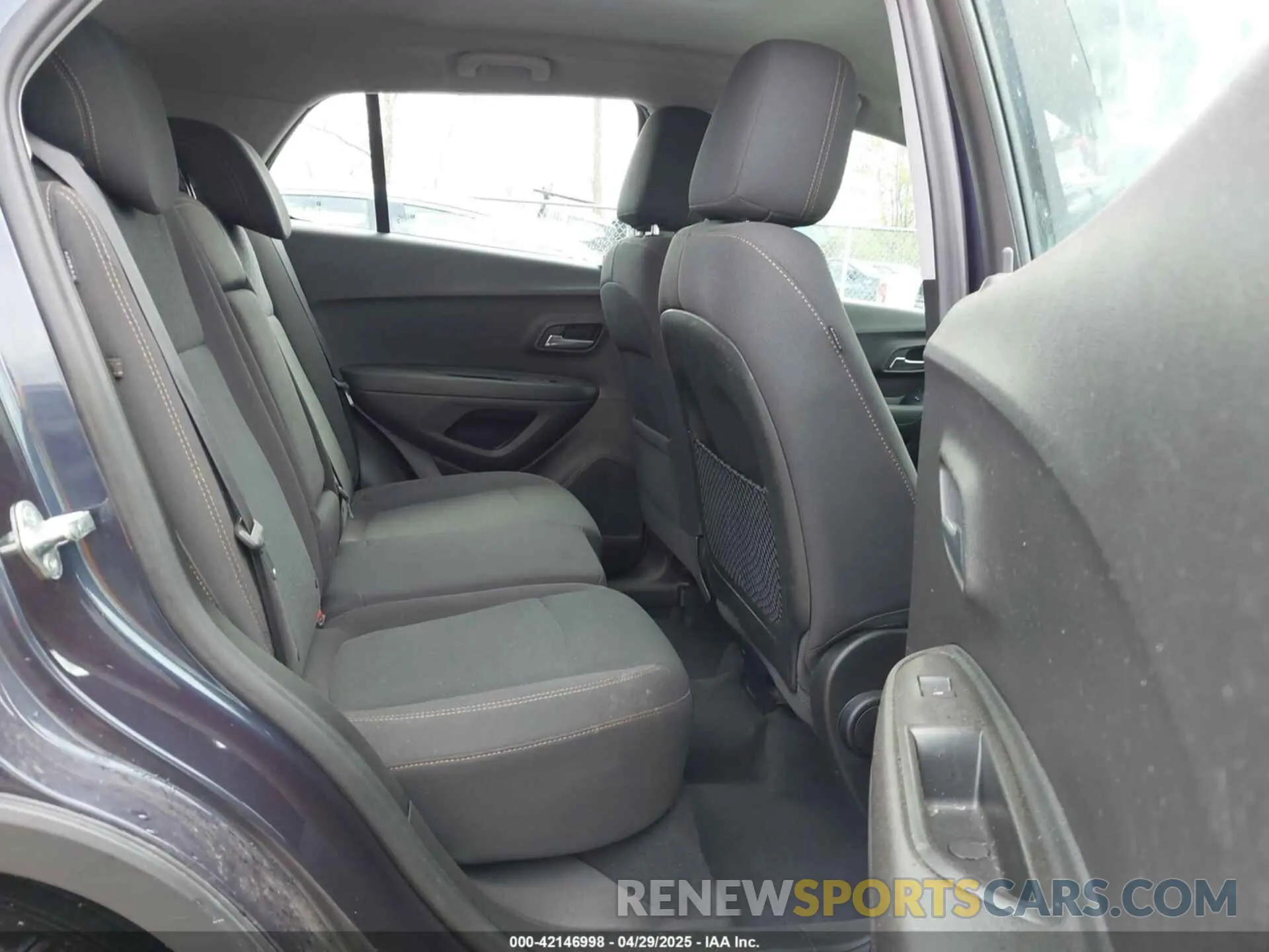 8 Photograph of a damaged car 3GNCJKSB4KL260306 CHEVROLET TRAX 2019