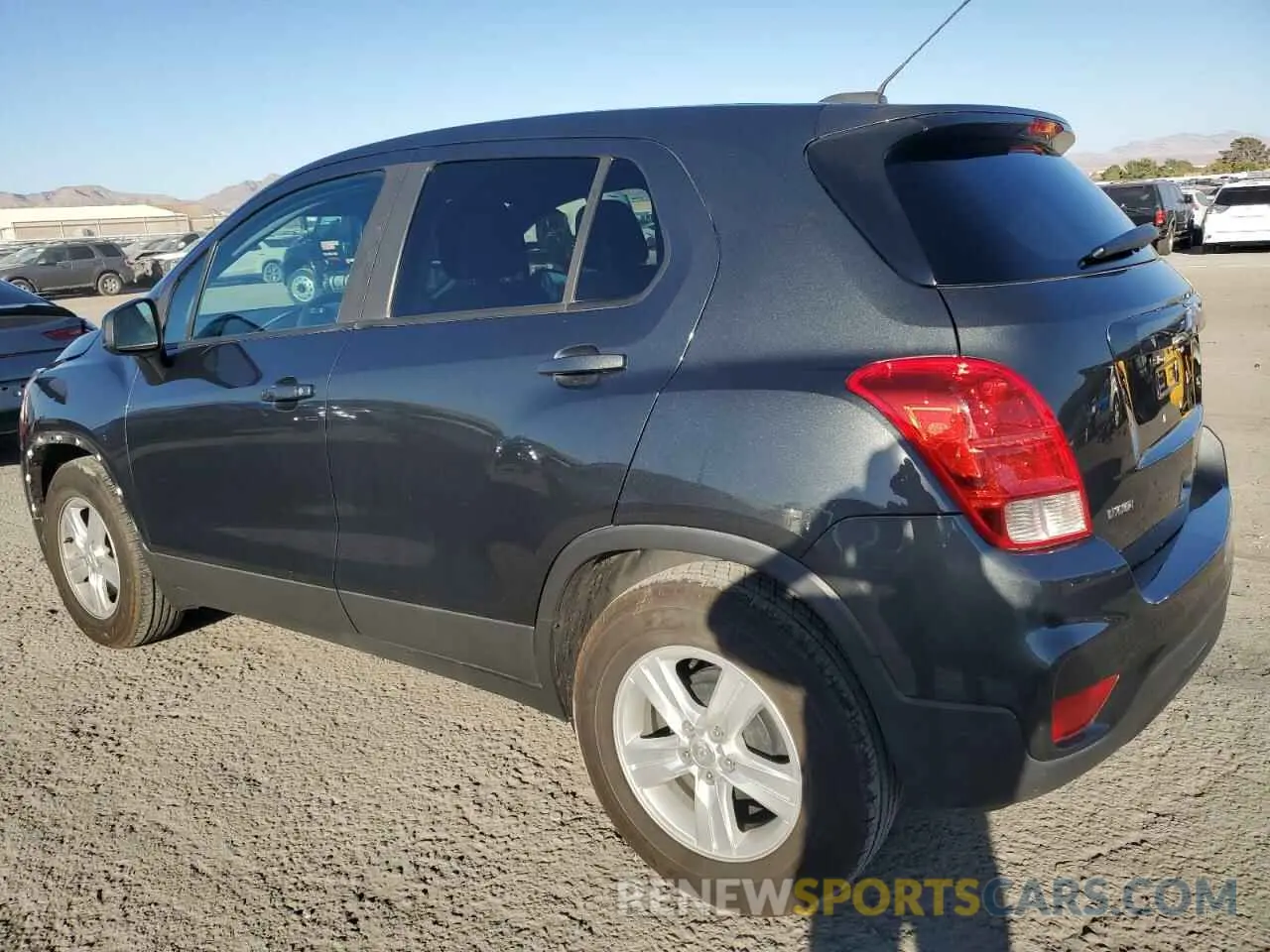 2 Photograph of a damaged car 3GNCJKSB4KL276411 CHEVROLET TRAX 2019