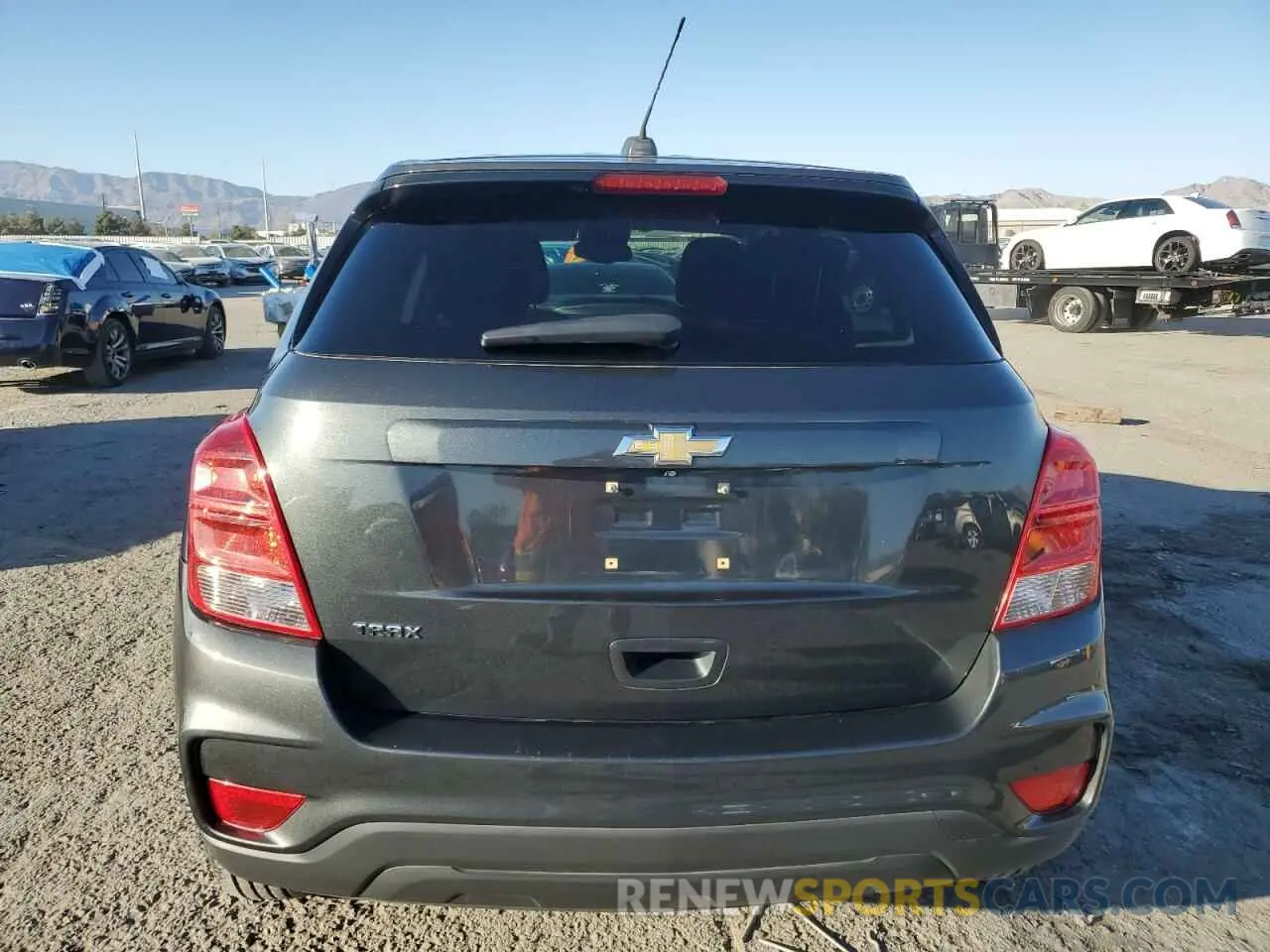 6 Photograph of a damaged car 3GNCJKSB4KL276411 CHEVROLET TRAX 2019