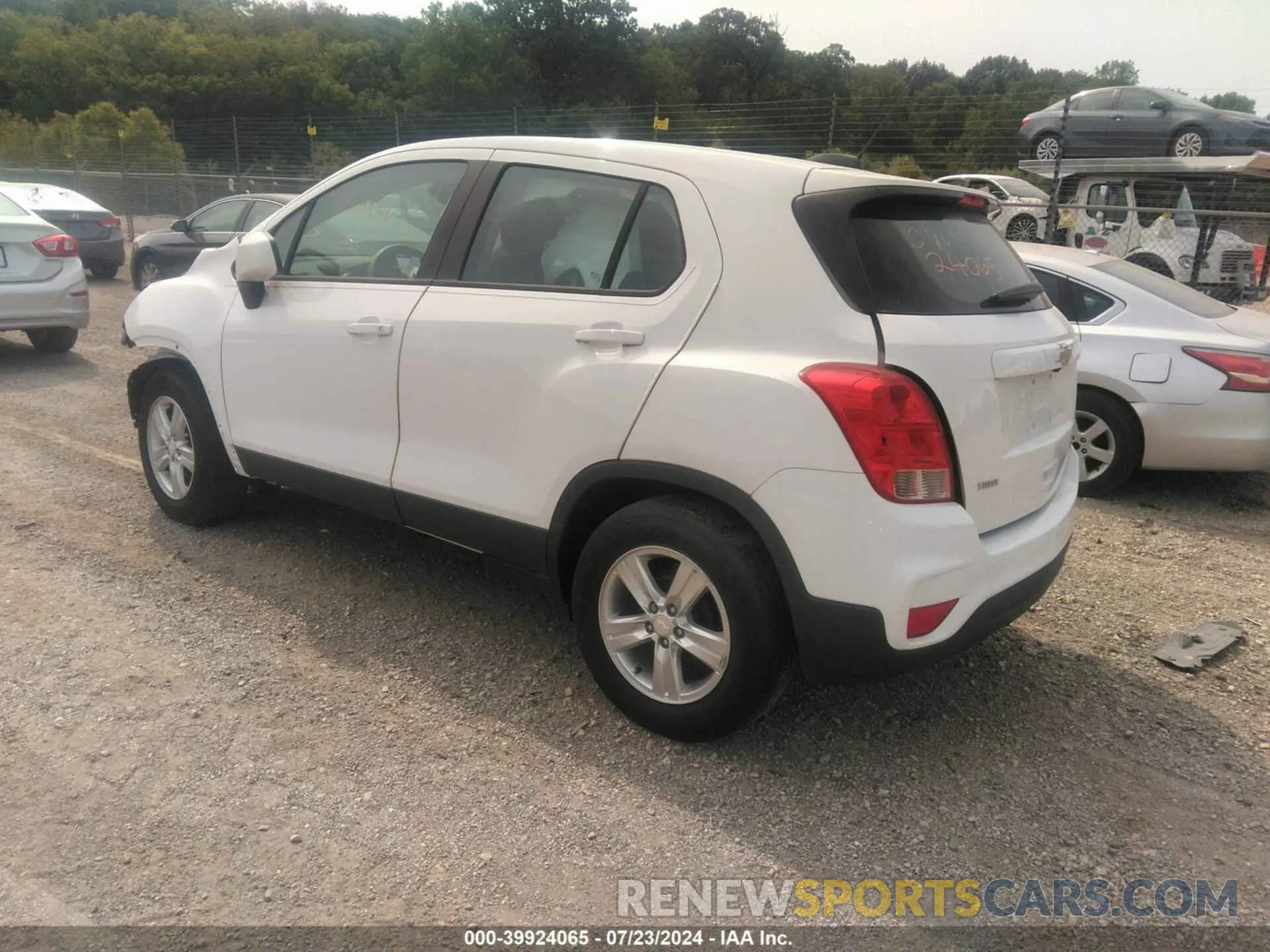 3 Photograph of a damaged car 3GNCJKSB4KL388884 CHEVROLET TRAX 2019