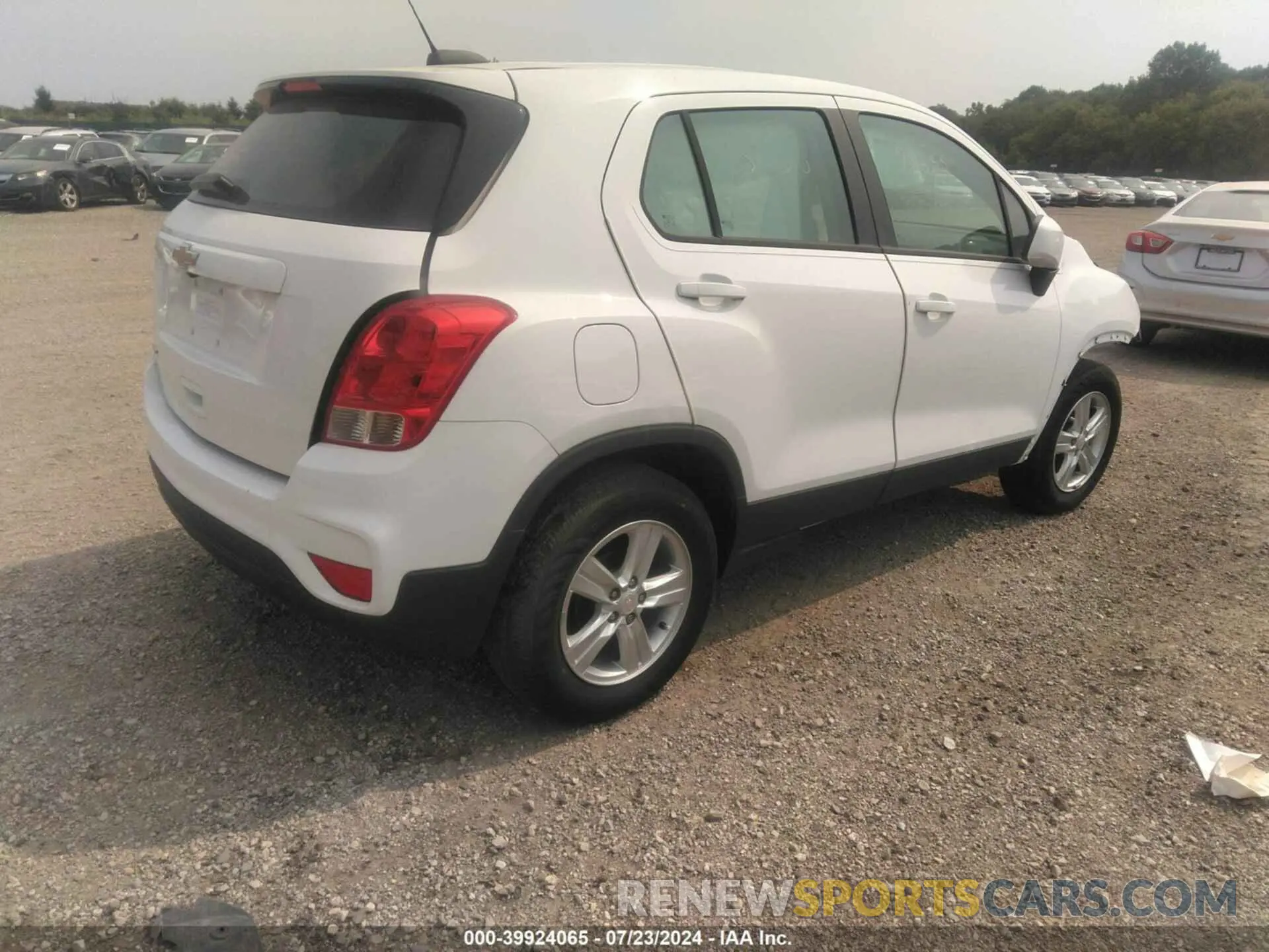 4 Photograph of a damaged car 3GNCJKSB4KL388884 CHEVROLET TRAX 2019
