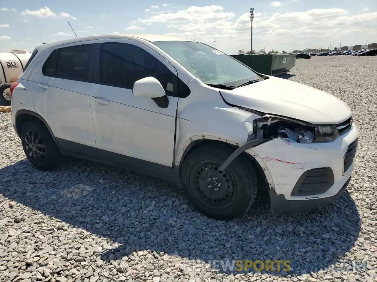 4 Photograph of a damaged car 3GNCJKSB5KL172915 CHEVROLET TRAX 2019