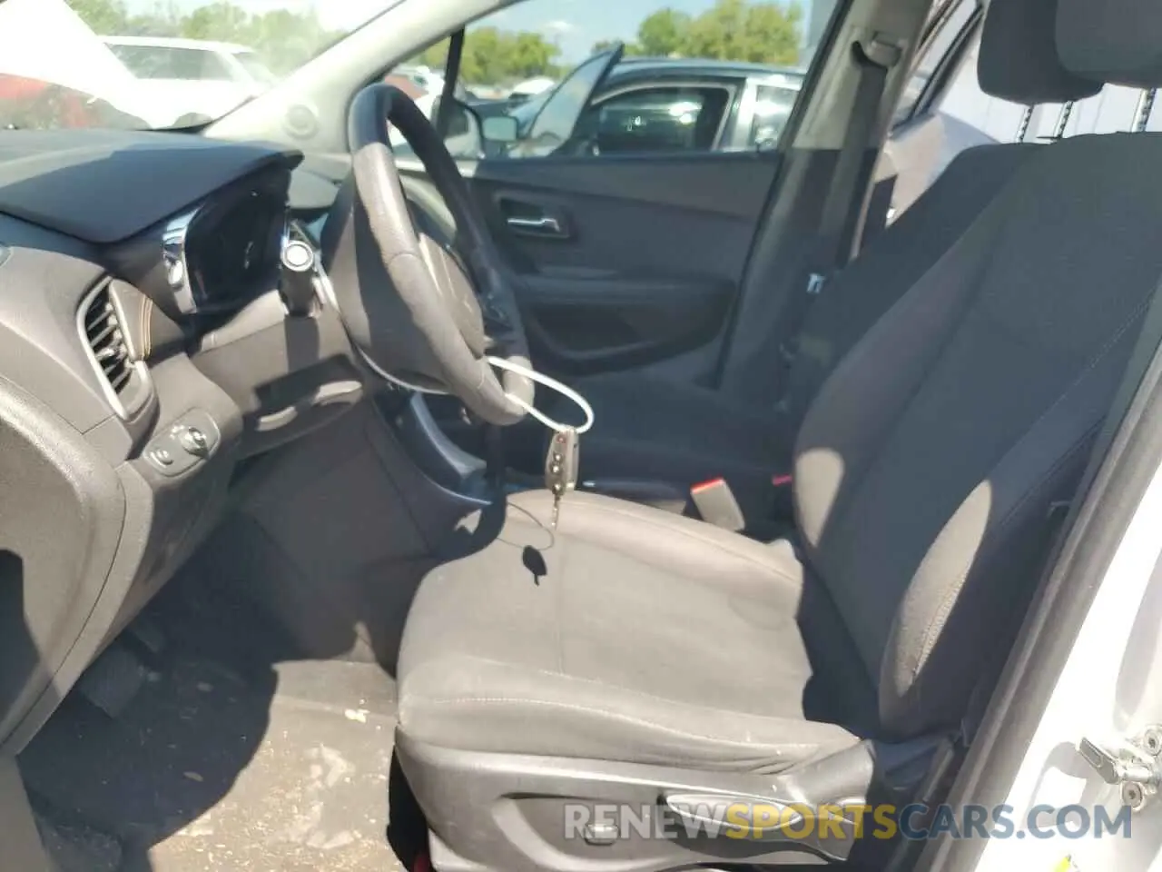 7 Photograph of a damaged car 3GNCJKSB5KL172915 CHEVROLET TRAX 2019