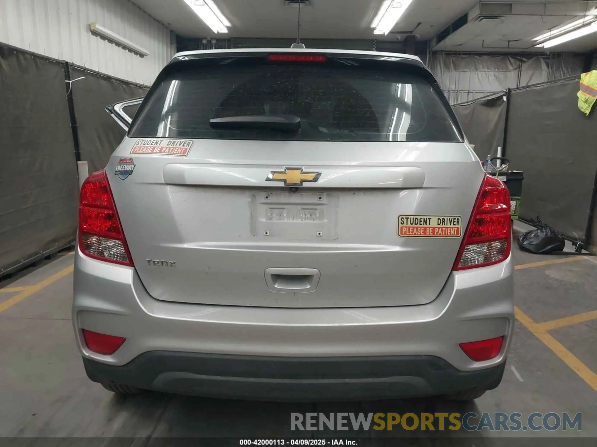 15 Photograph of a damaged car 3GNCJKSB5KL189469 CHEVROLET TRAX 2019